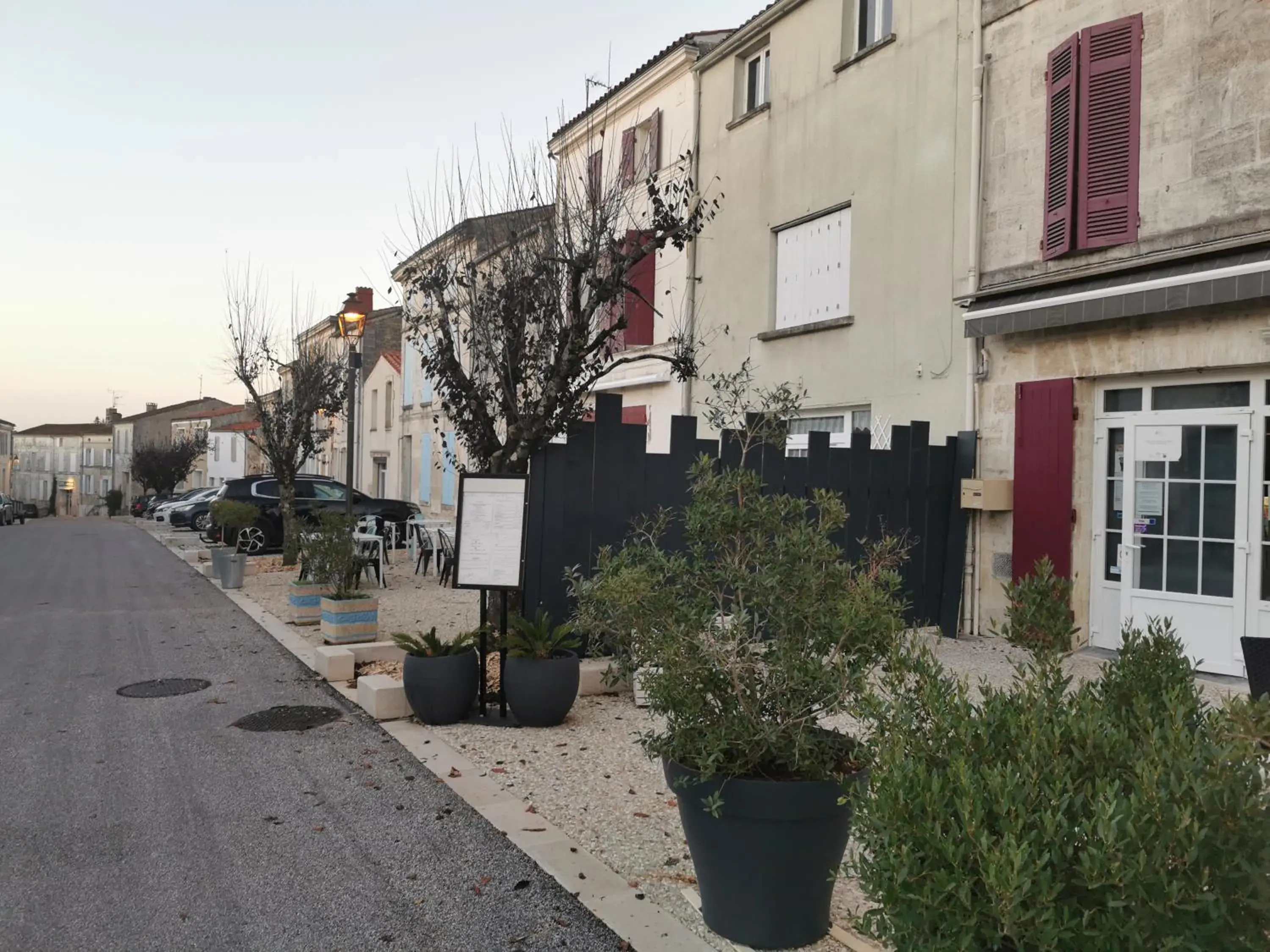 Superior Double Room in Logis Hôtel & Restaurant Le Saint Savinien Superior Double Room in Logis Hôtel & Restaurant Le Saint Savinien