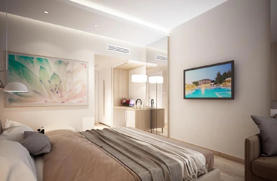 Bed in Chris & Eve Mansion
