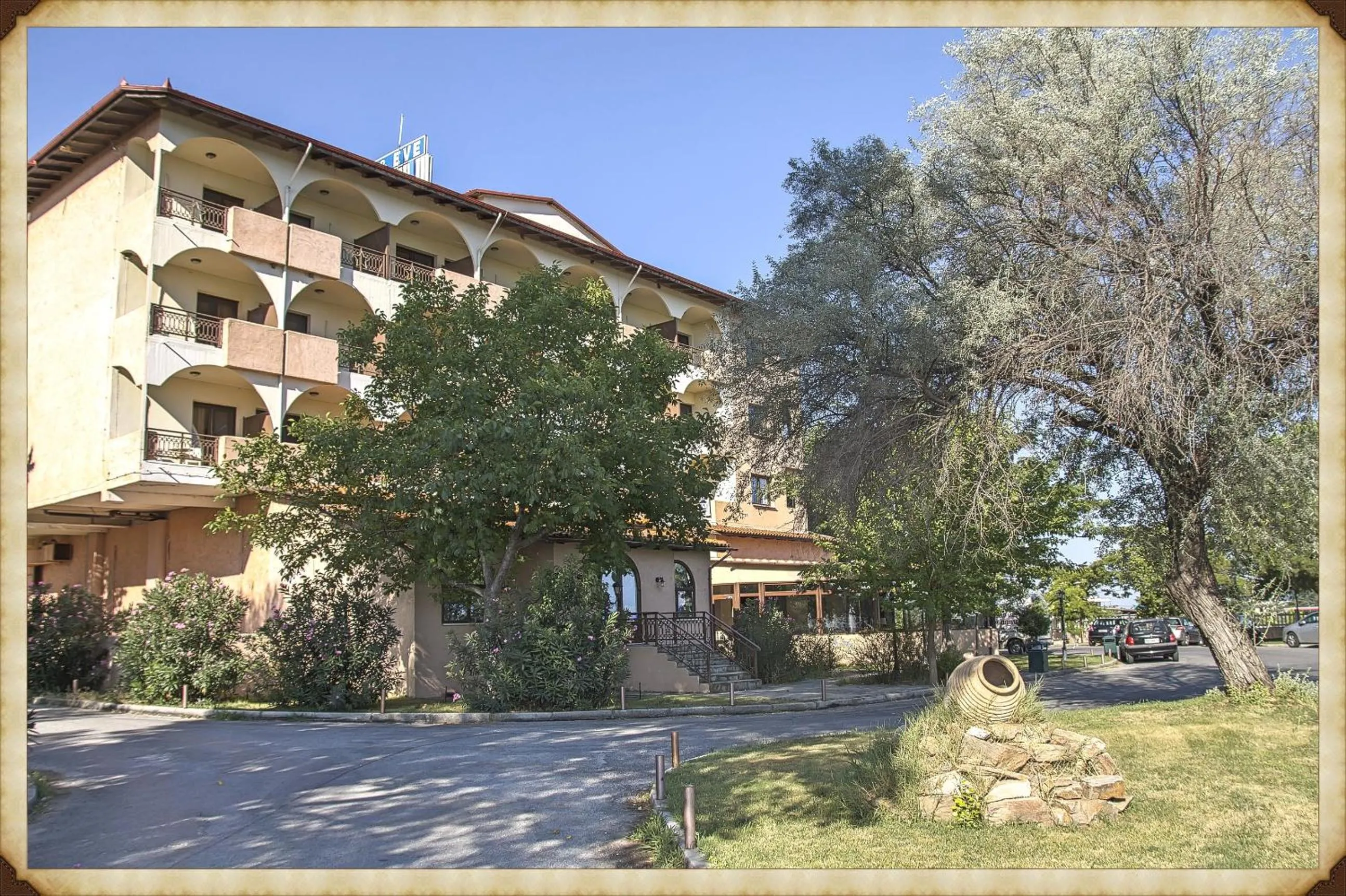 Facade/entrance in Chris & Eve Mansion