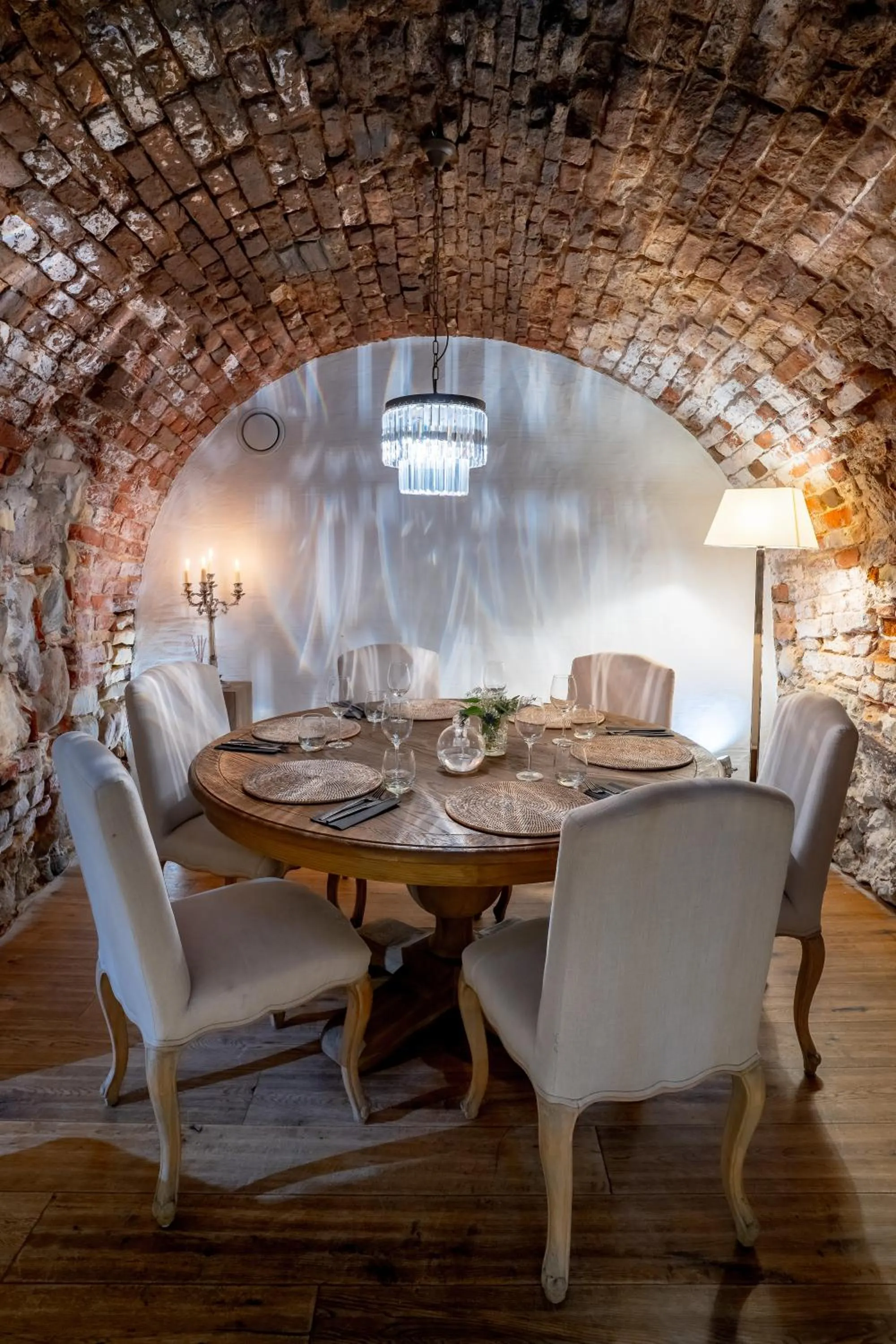 Restaurant/places to eat in Frost Boutique Hotel