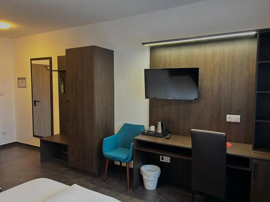 TV and multimedia, Bed in Ayhan Hotel