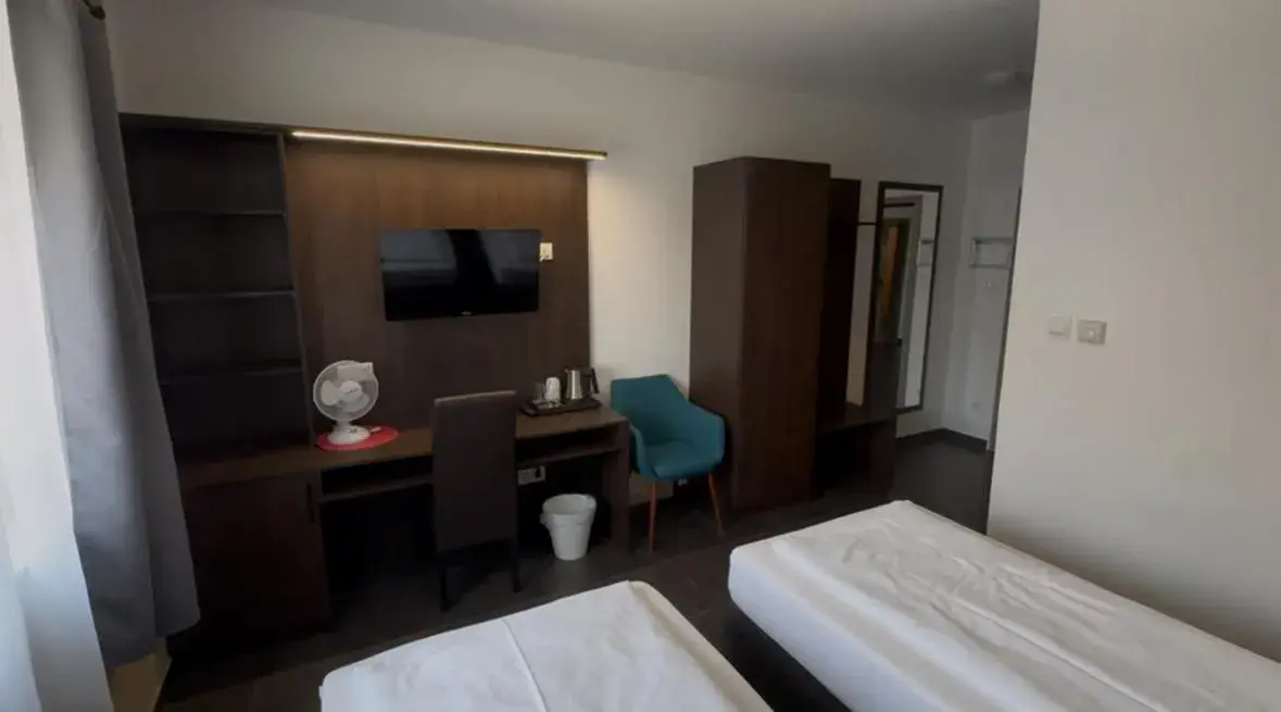 Twin Room with Private Bathroom - single occupancy in Ayhan Hotel Twin Room with Private Bathroom - single occupancy in Ayhan Hotel