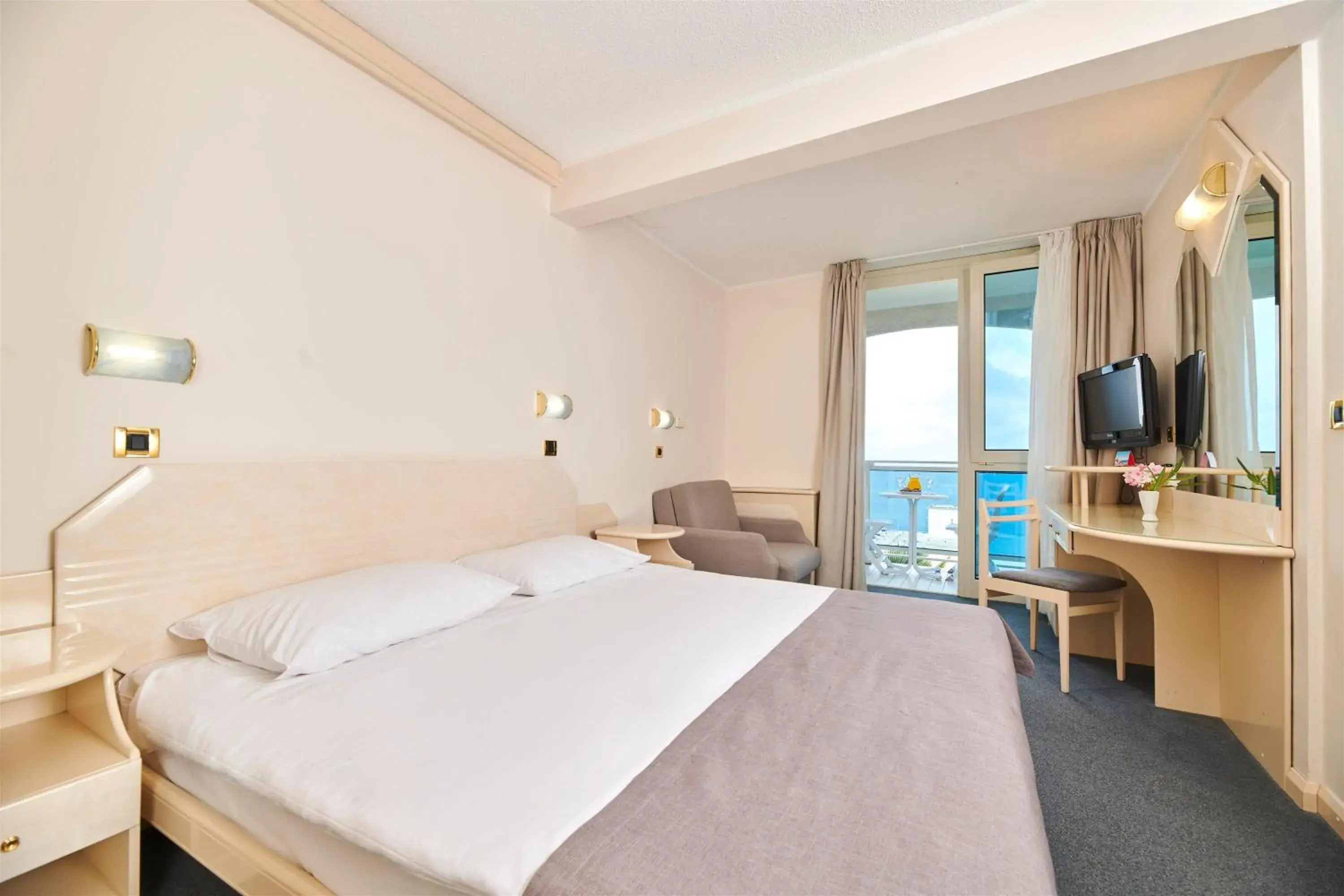 Classic Room with Balcony - Sea Side in Hotel Gran Vista Plava Laguna Classic Room with Balcony - Sea Side in Hotel Gran Vista Plava Laguna