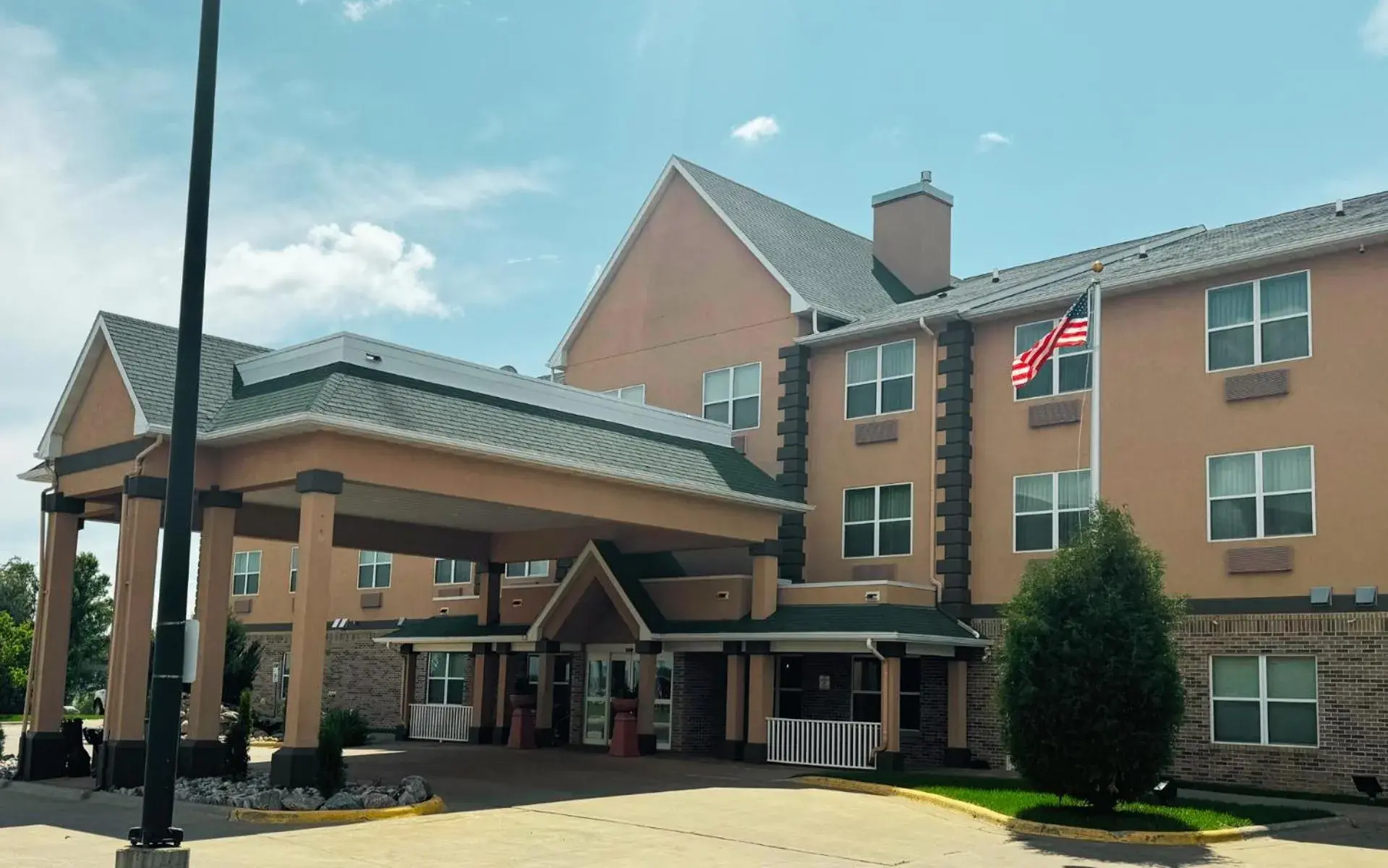 Property building in Heritage Hotel and Suites Property building in Heritage Hotel and Suites