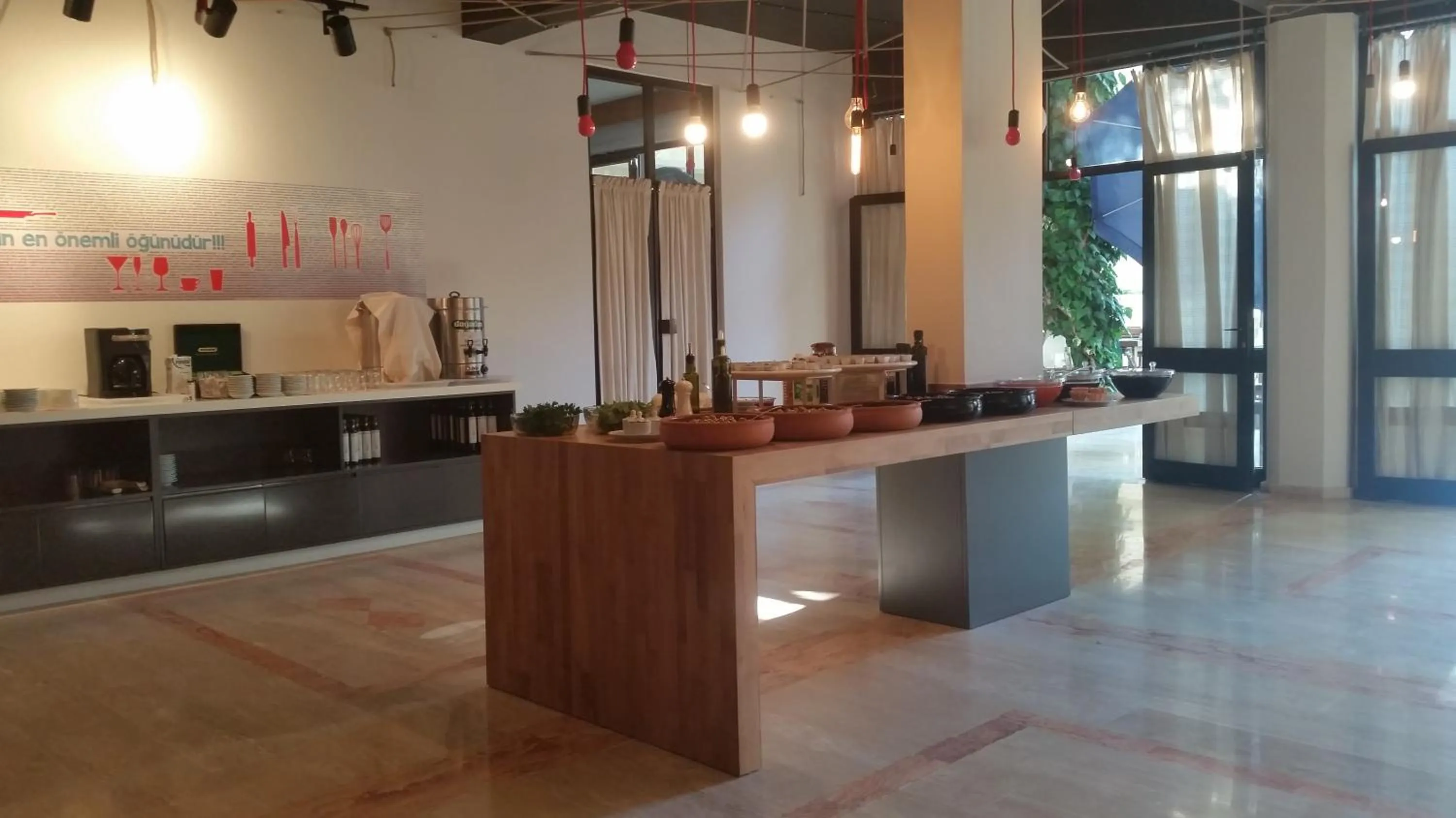 Restaurant/places to eat in Arinnanda Hotel Cesme