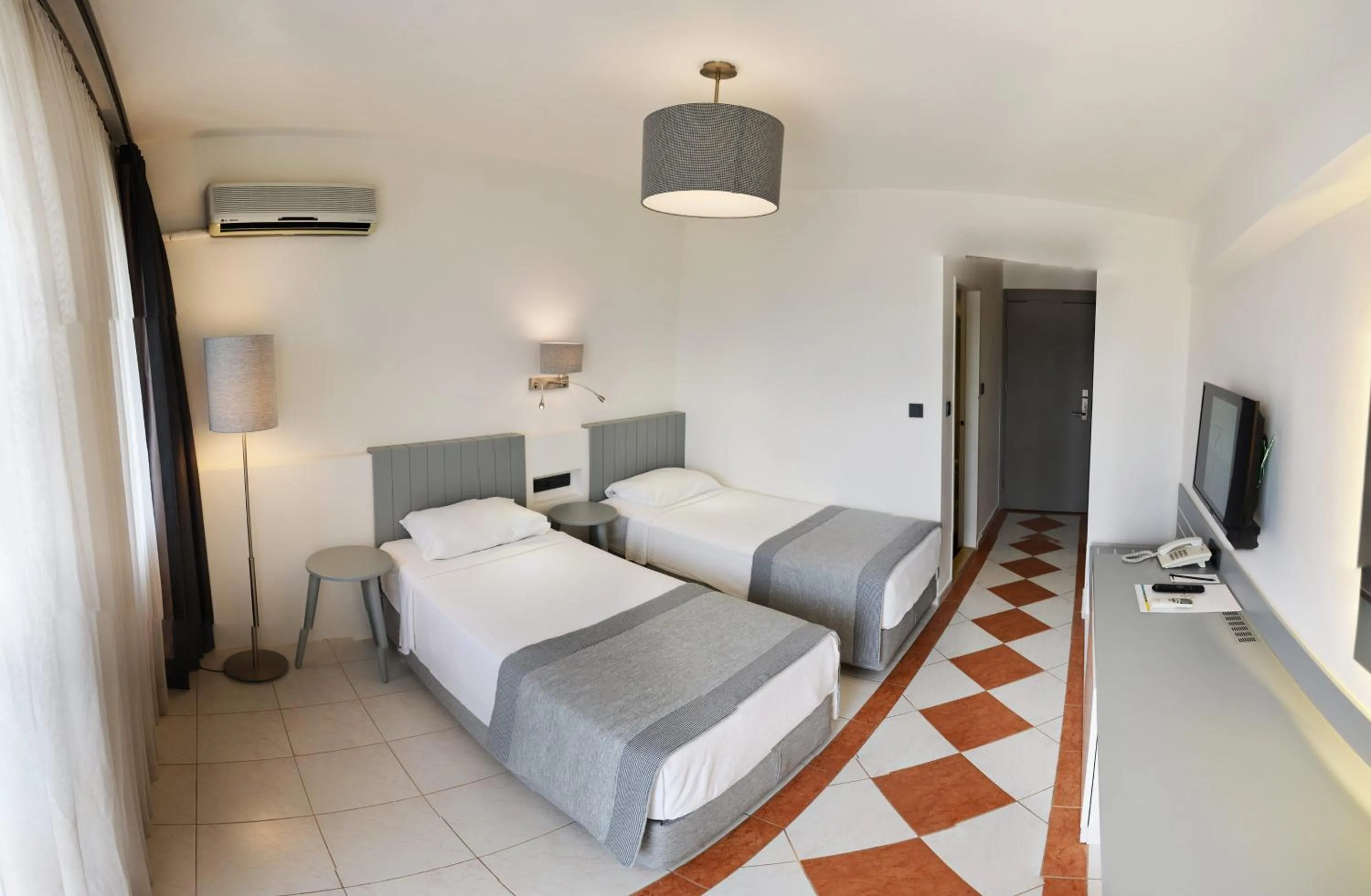 Photo of the whole room, Bed in Arinnanda Hotel Cesme