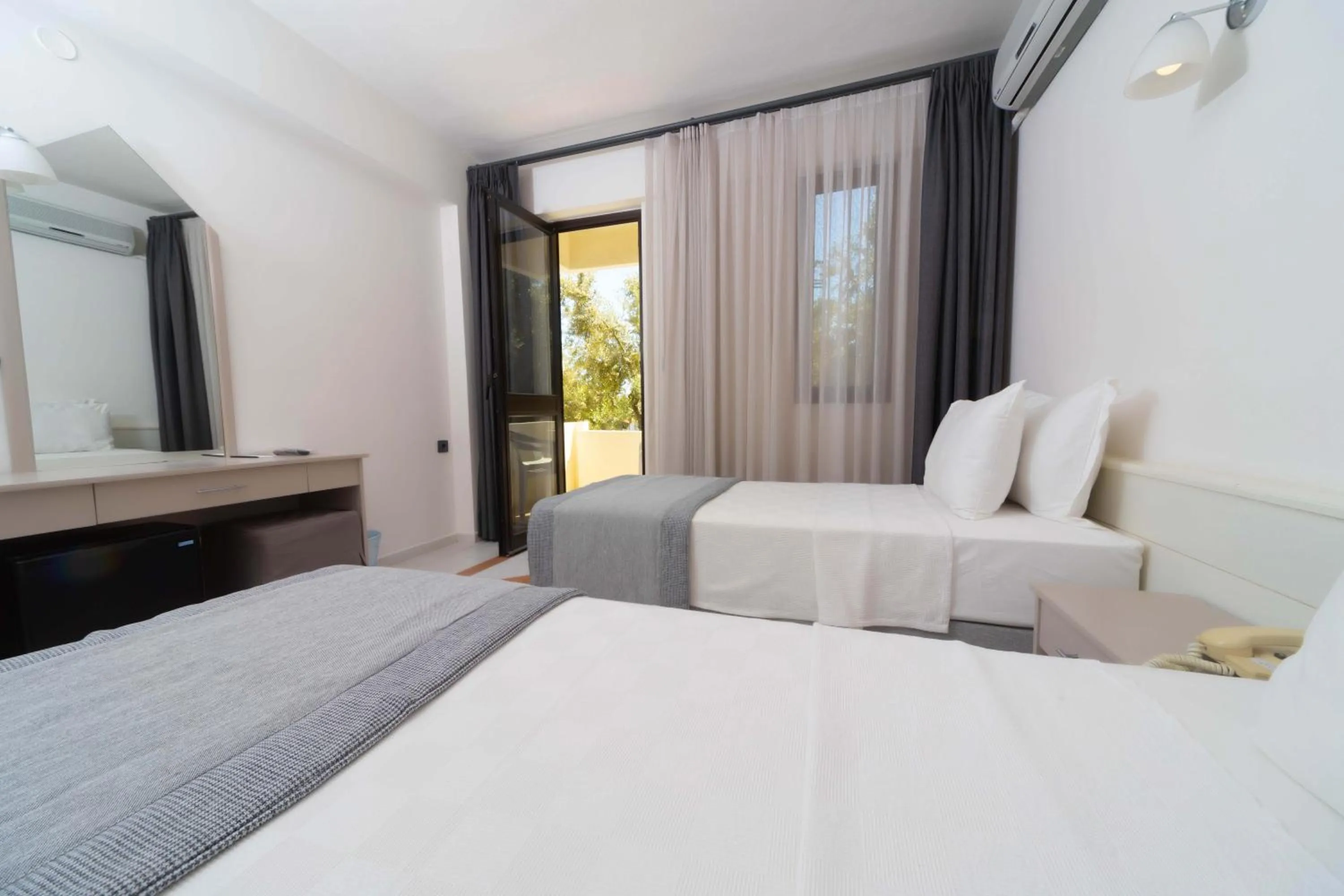 Photo of the whole room, Bed in Arinnanda Hotel Cesme
