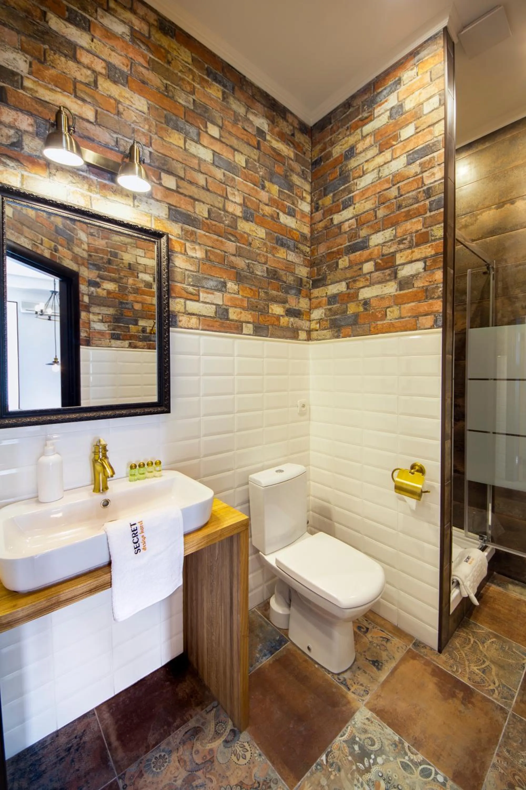 Toilet in Secret Apartments