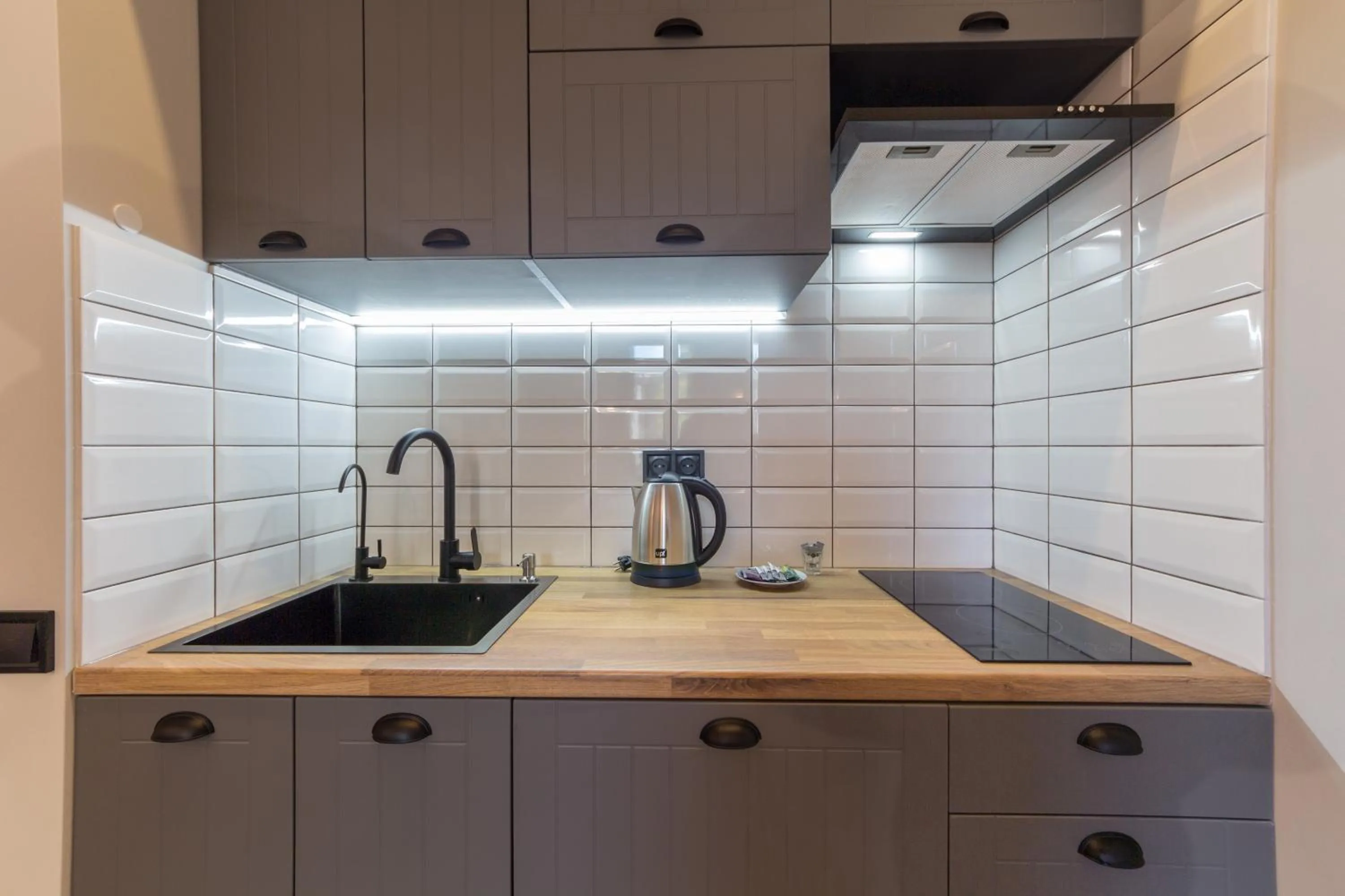 Coffee/tea facilities in Secret Apartments