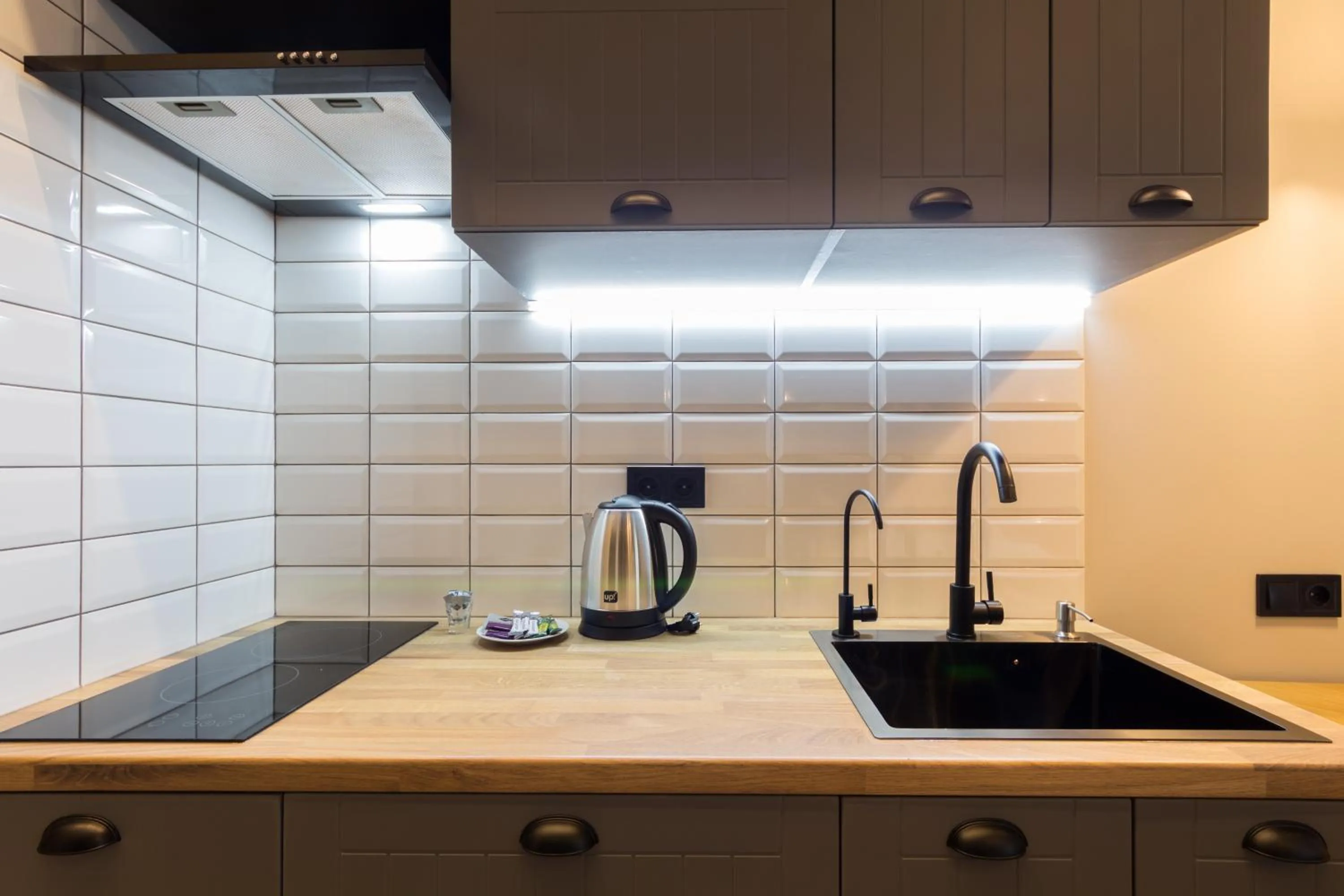 Coffee/tea facilities in Secret Apartments