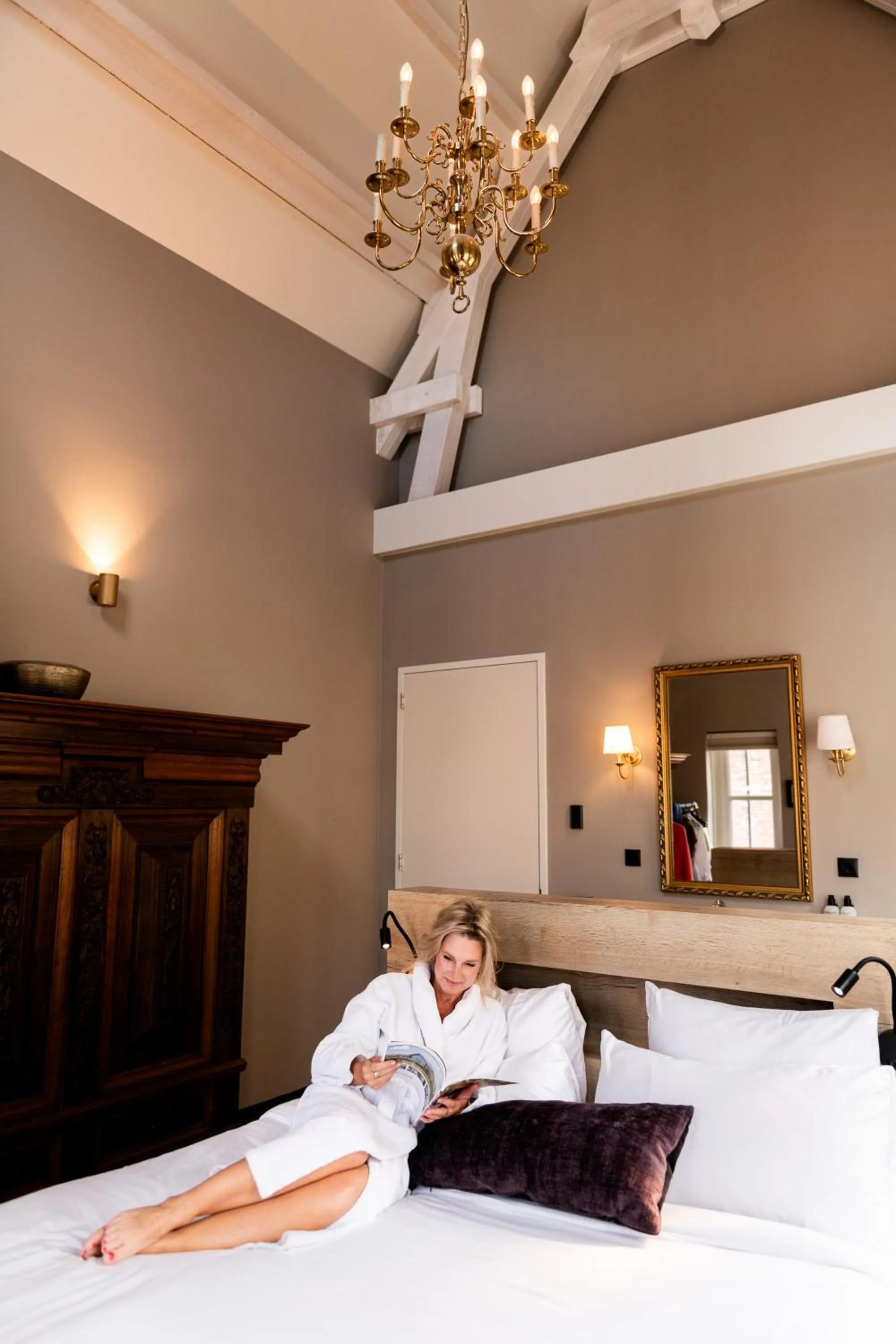 Bedroom, Bed in Mondragon