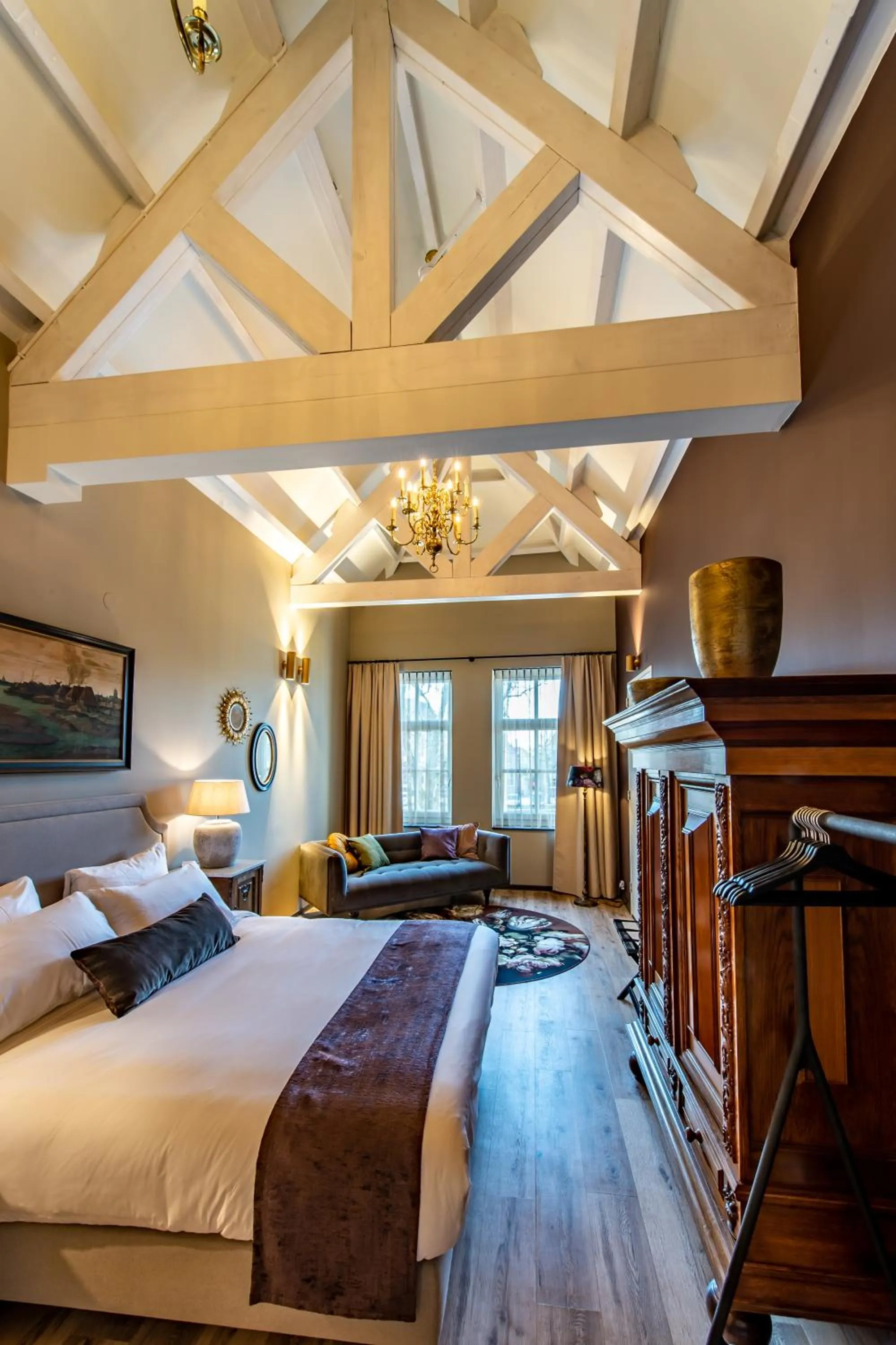 Photo of the whole room, Bed in Mondragon