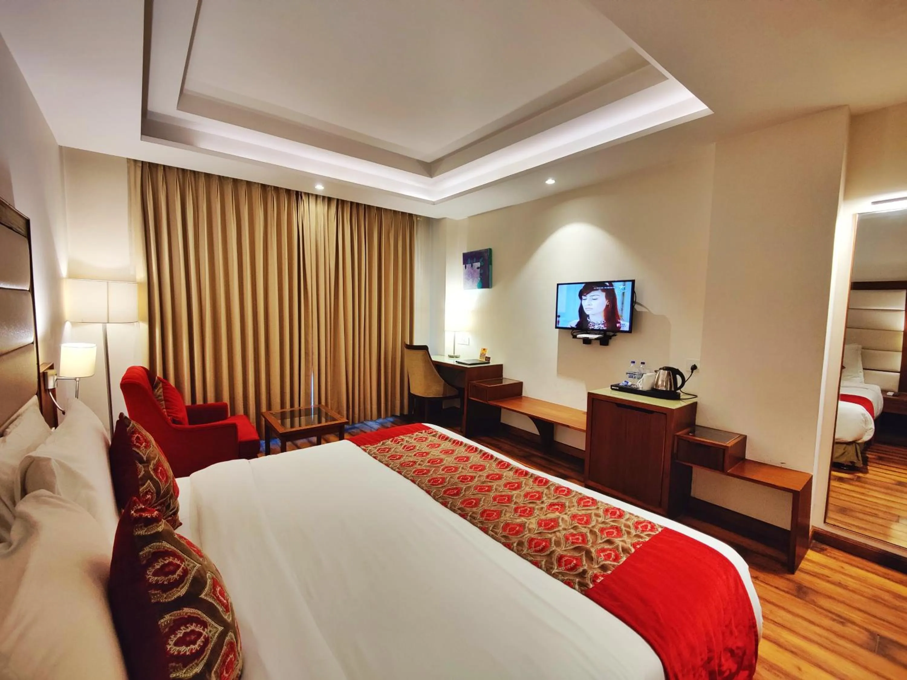 Bedroom, Bed in Royale Retreat Hotel & Spa Near Mall Road