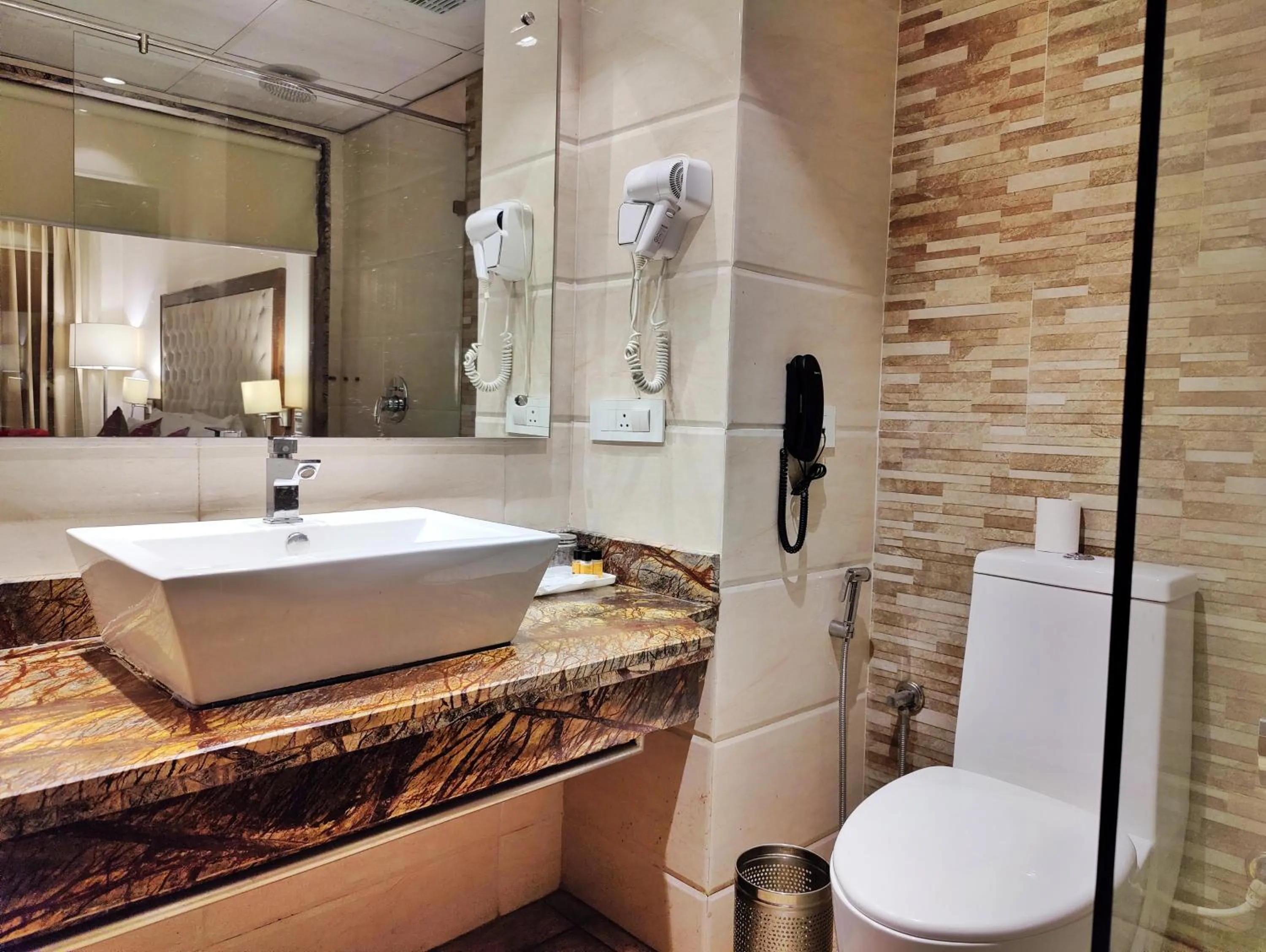 Bathroom in Royale Retreat Hotel & Spa Near Mall Road
