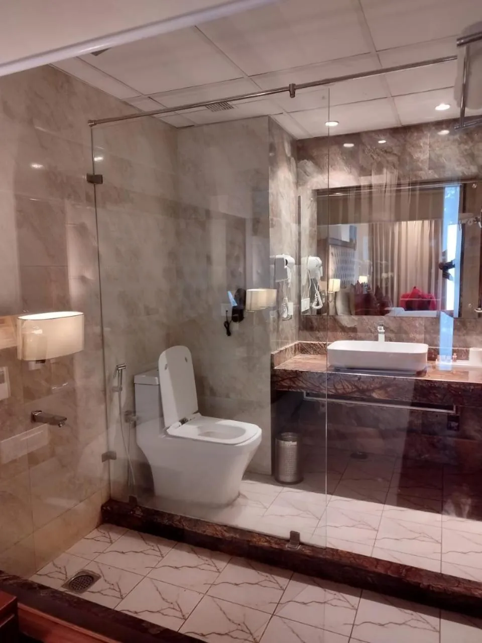 Bathroom in Royale Retreat Hotel & Spa Near Mall Road