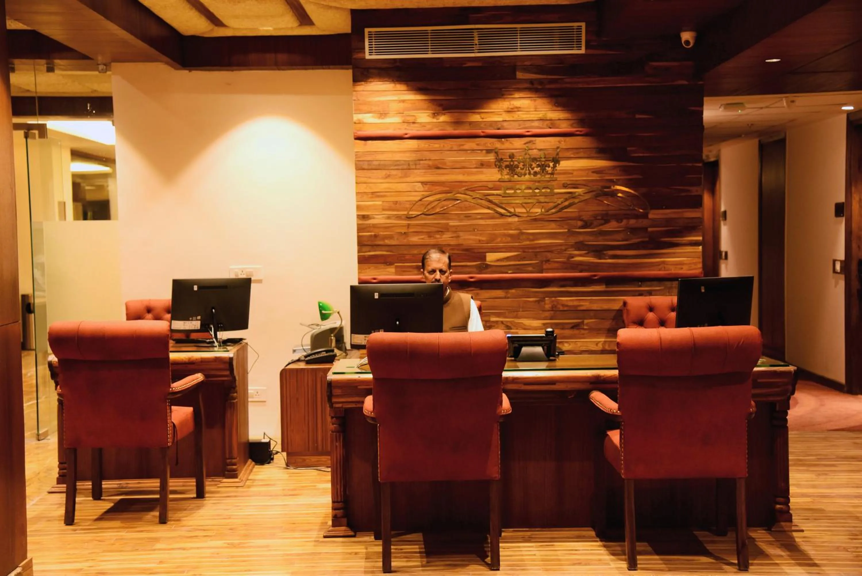 Lobby or reception in Royale Retreat Hotel & Spa Near Mall Road