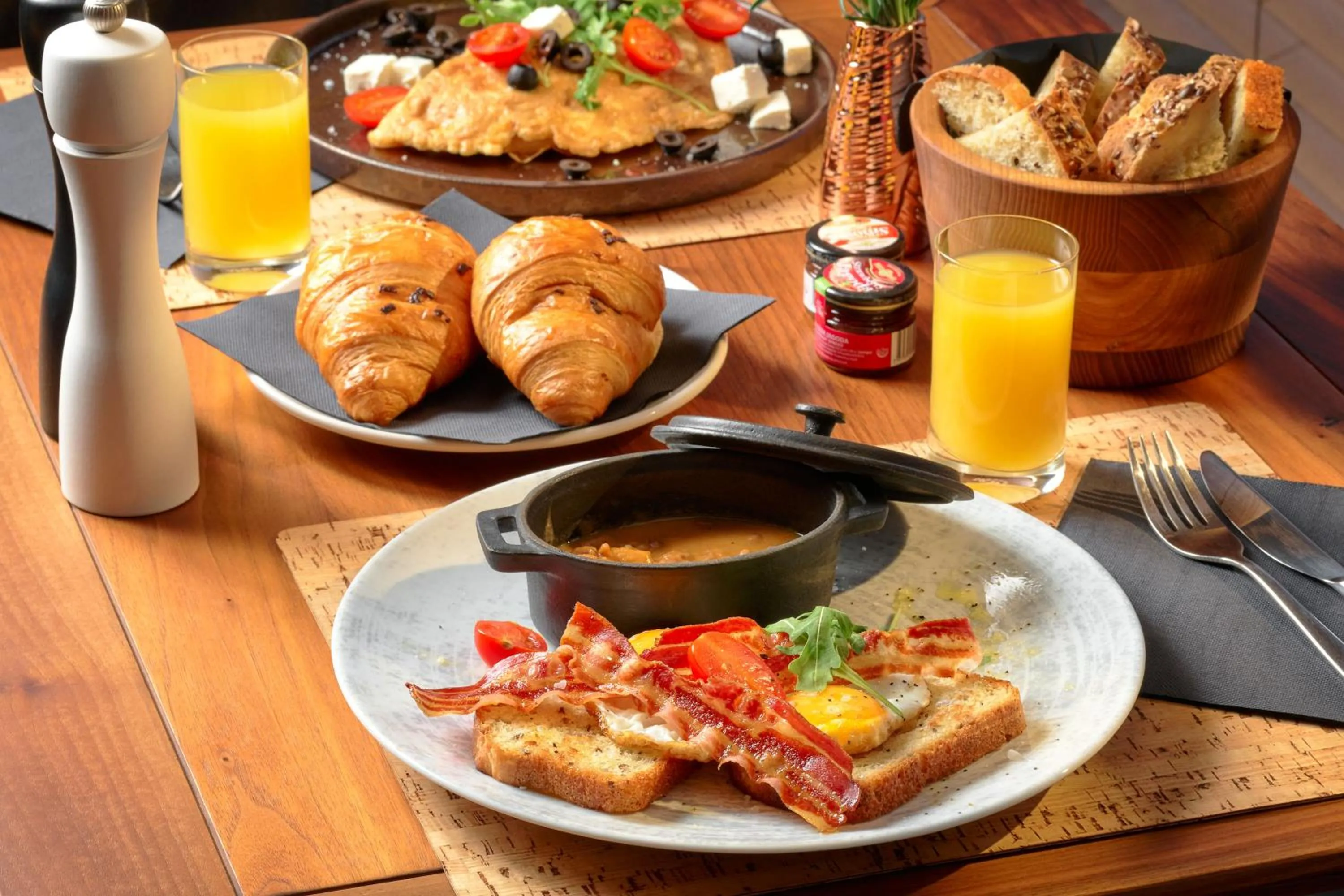 Restaurant/places to eat in Time Boutique Hotel