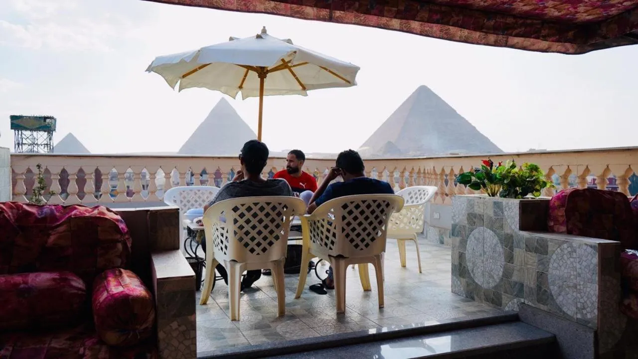 Queen Pyramids View Inn