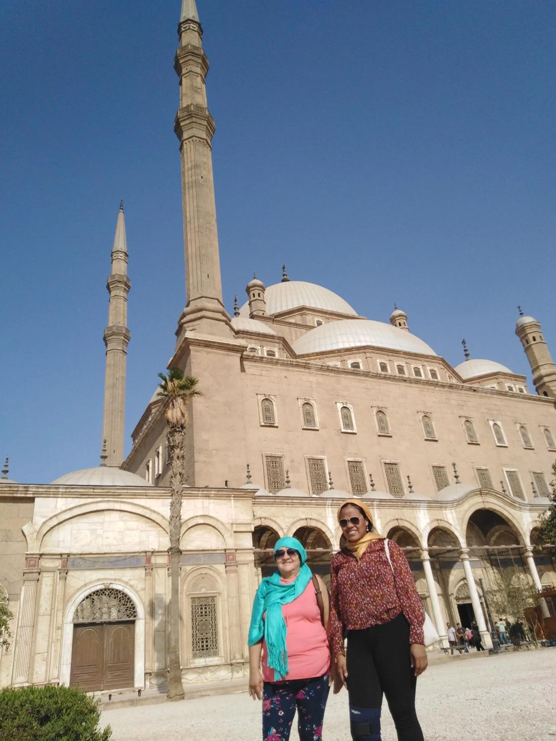 Queen Pyramids View Inn