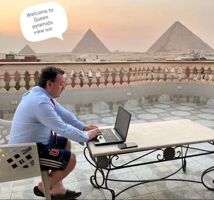 Queen Pyramids View Inn