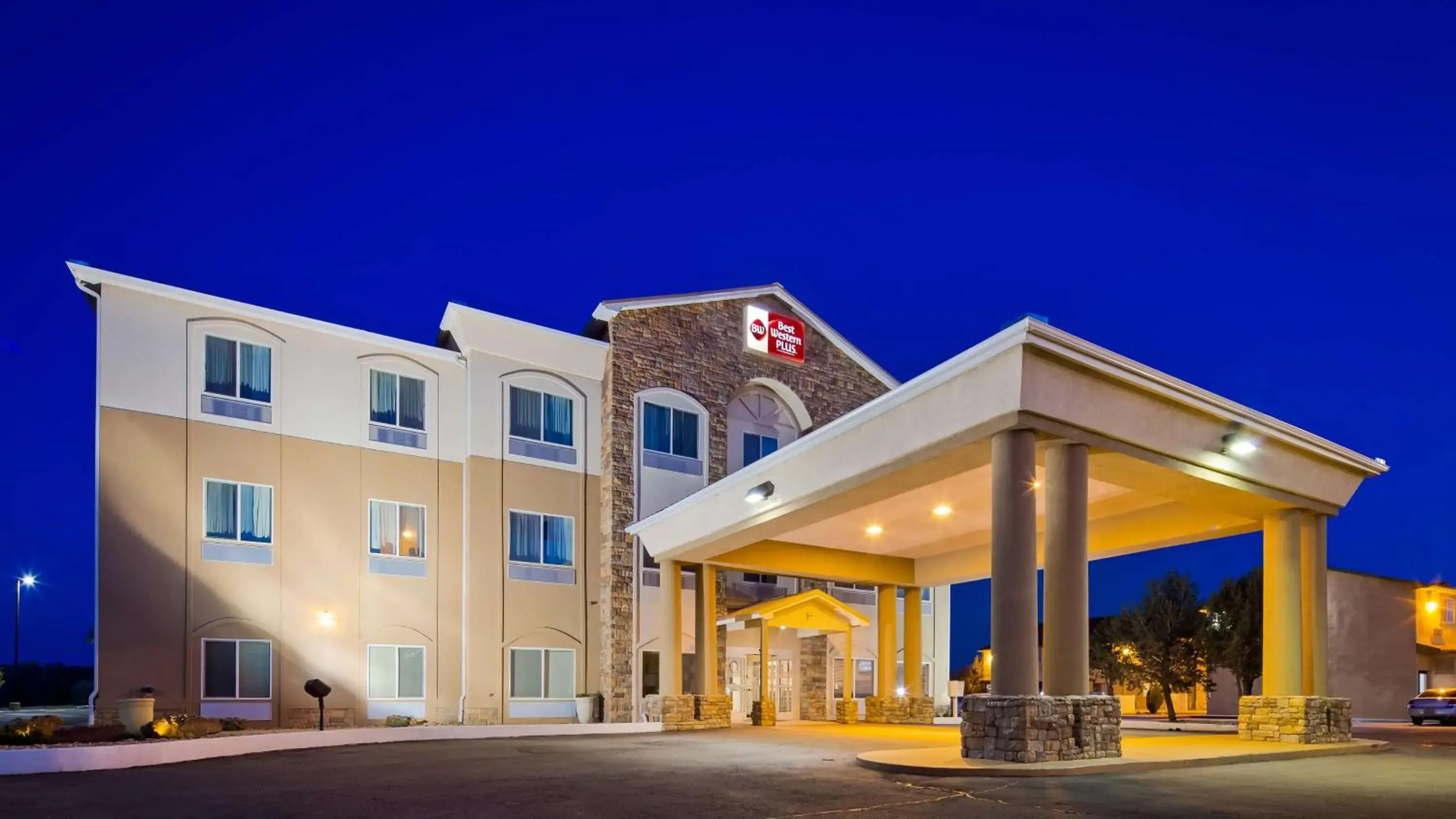 Property building in Best Western Plus Montezuma Inn and Suites Property building in Best Western Plus Montezuma Inn and Suites