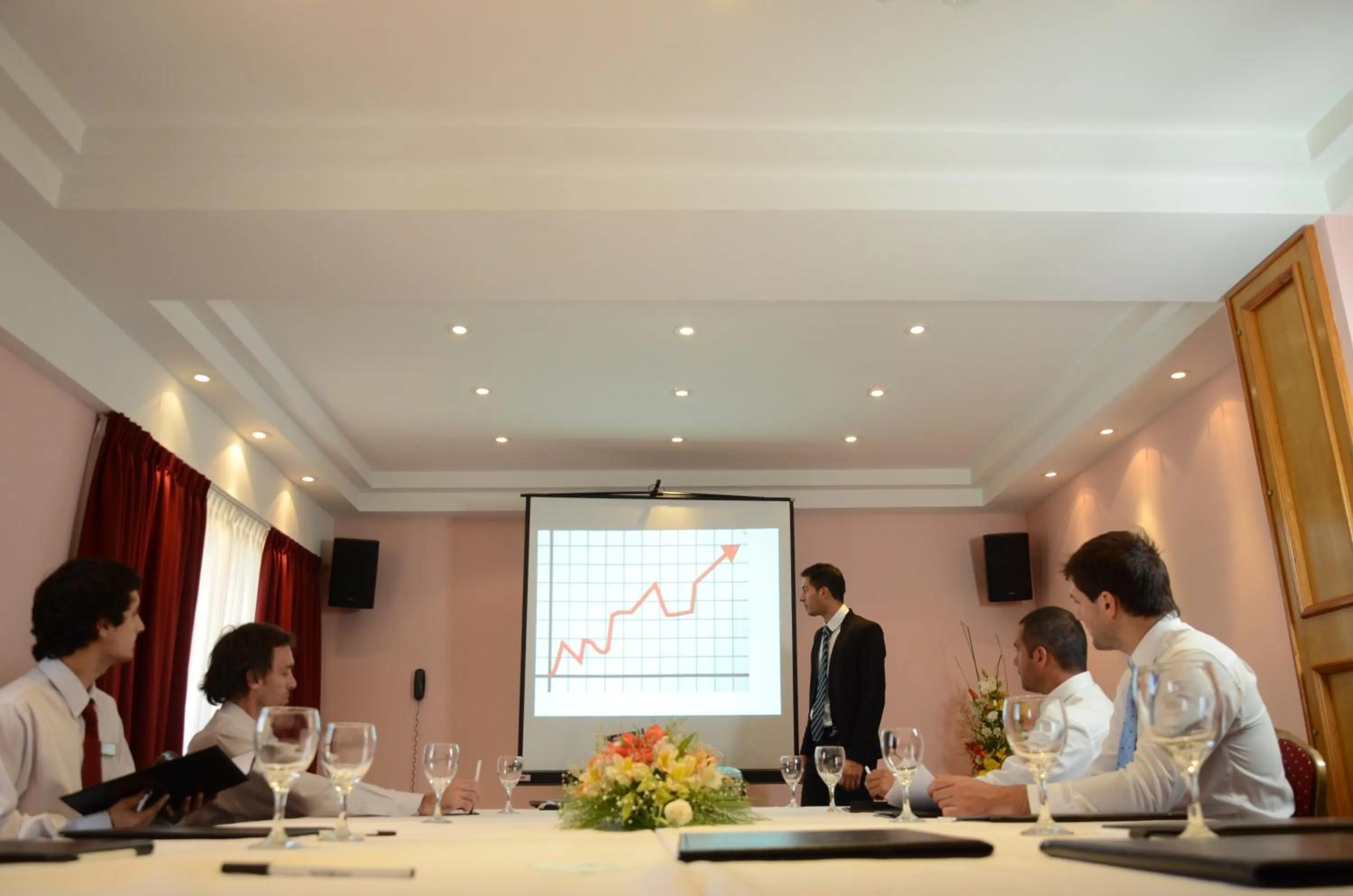 Meeting/conference room in Ñikén Hotel & Spa