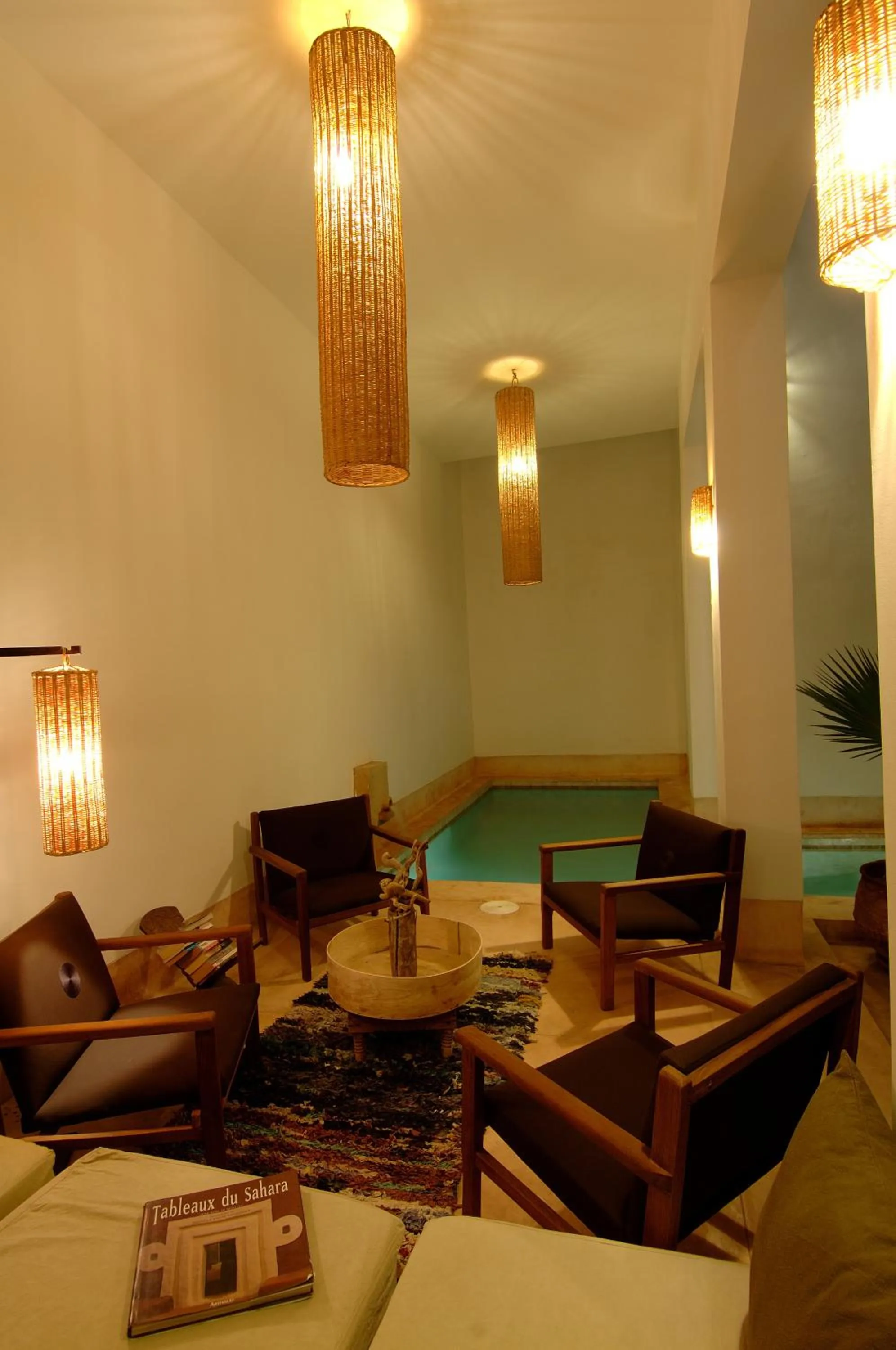 Restaurant/places to eat in Riad UP