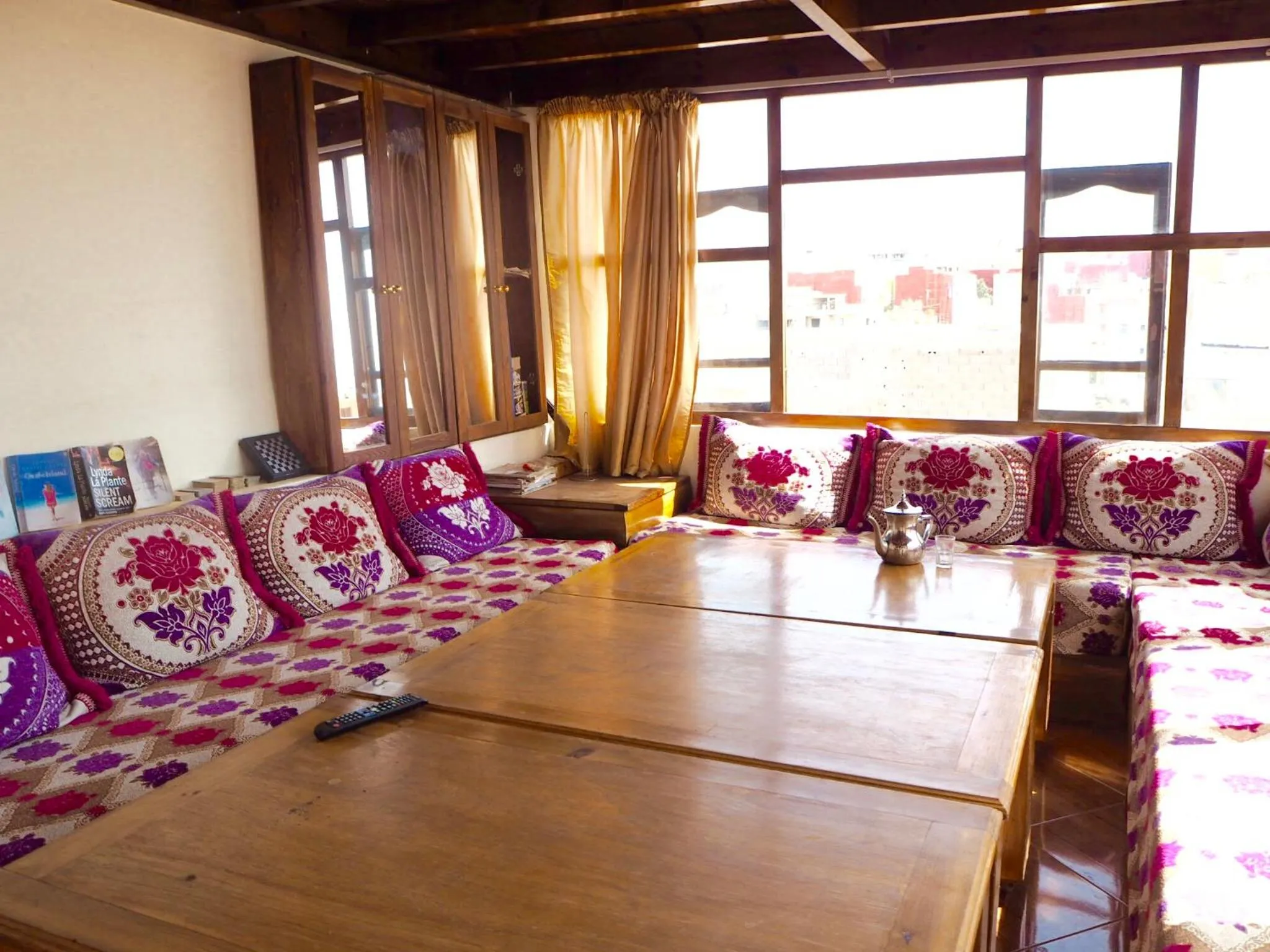 Communal lounge/ TV room in Original Surf Morocco