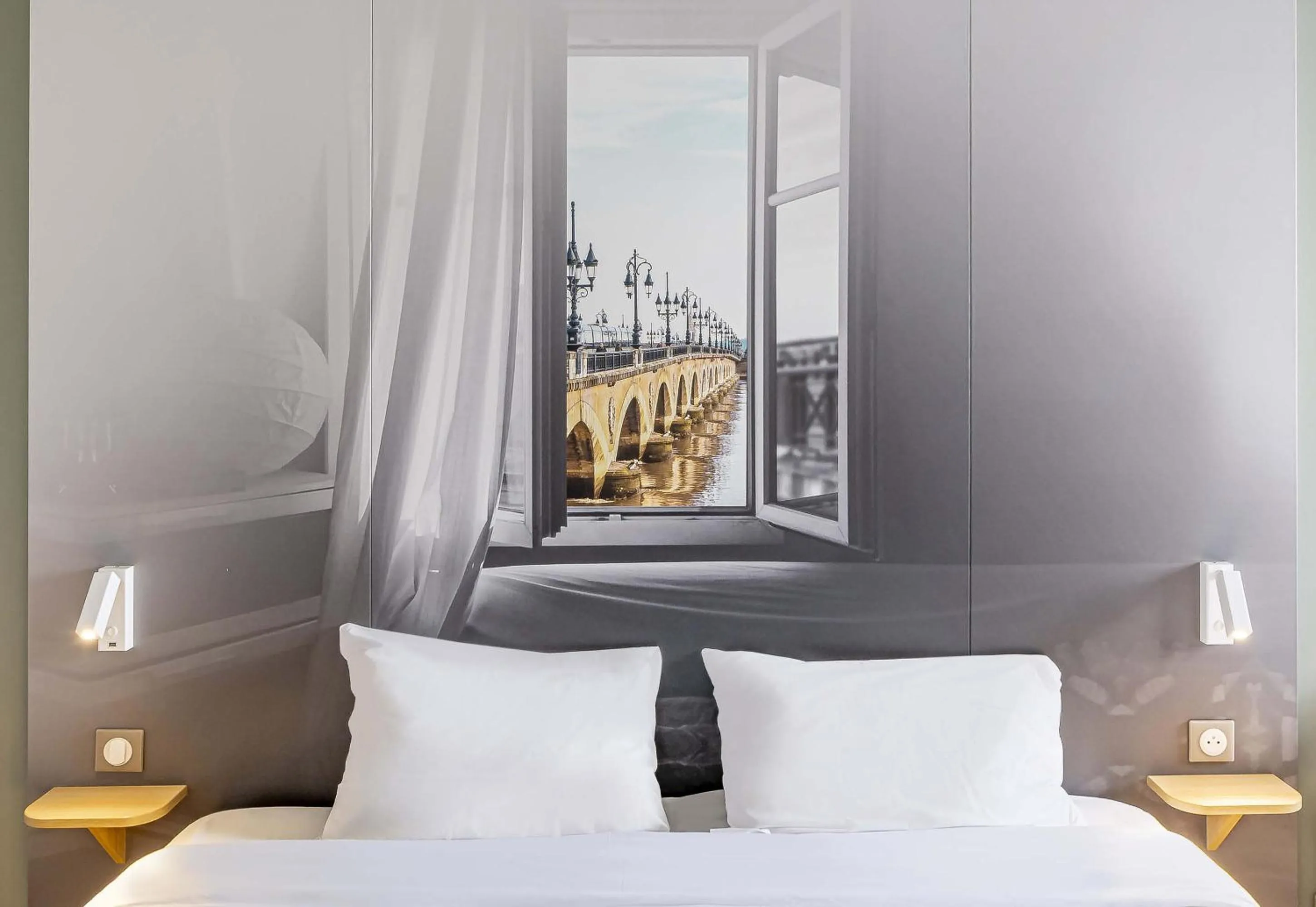 Bedroom, Bed in B&B HOTEL Bordeaux Le Haillan 3 étoiles