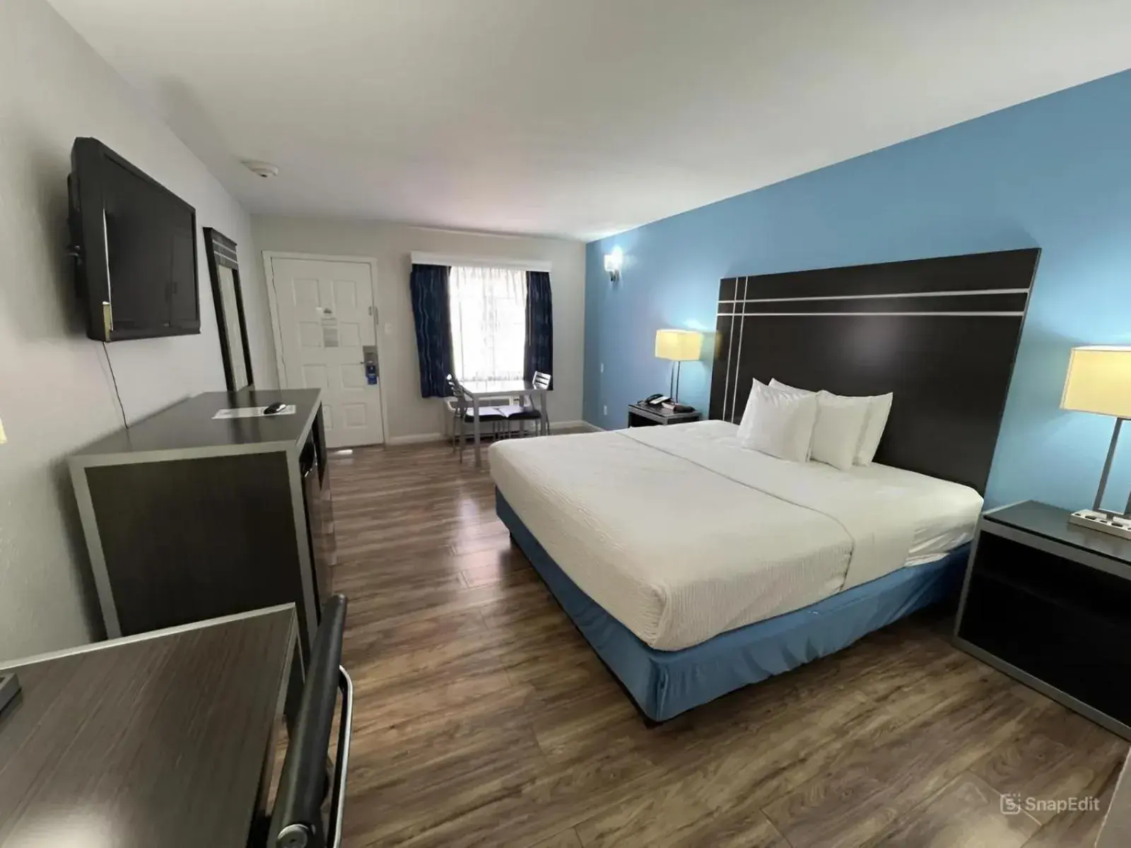 Bed in Days Inn by Wyndham Orange Bed in Days Inn by Wyndham Orange