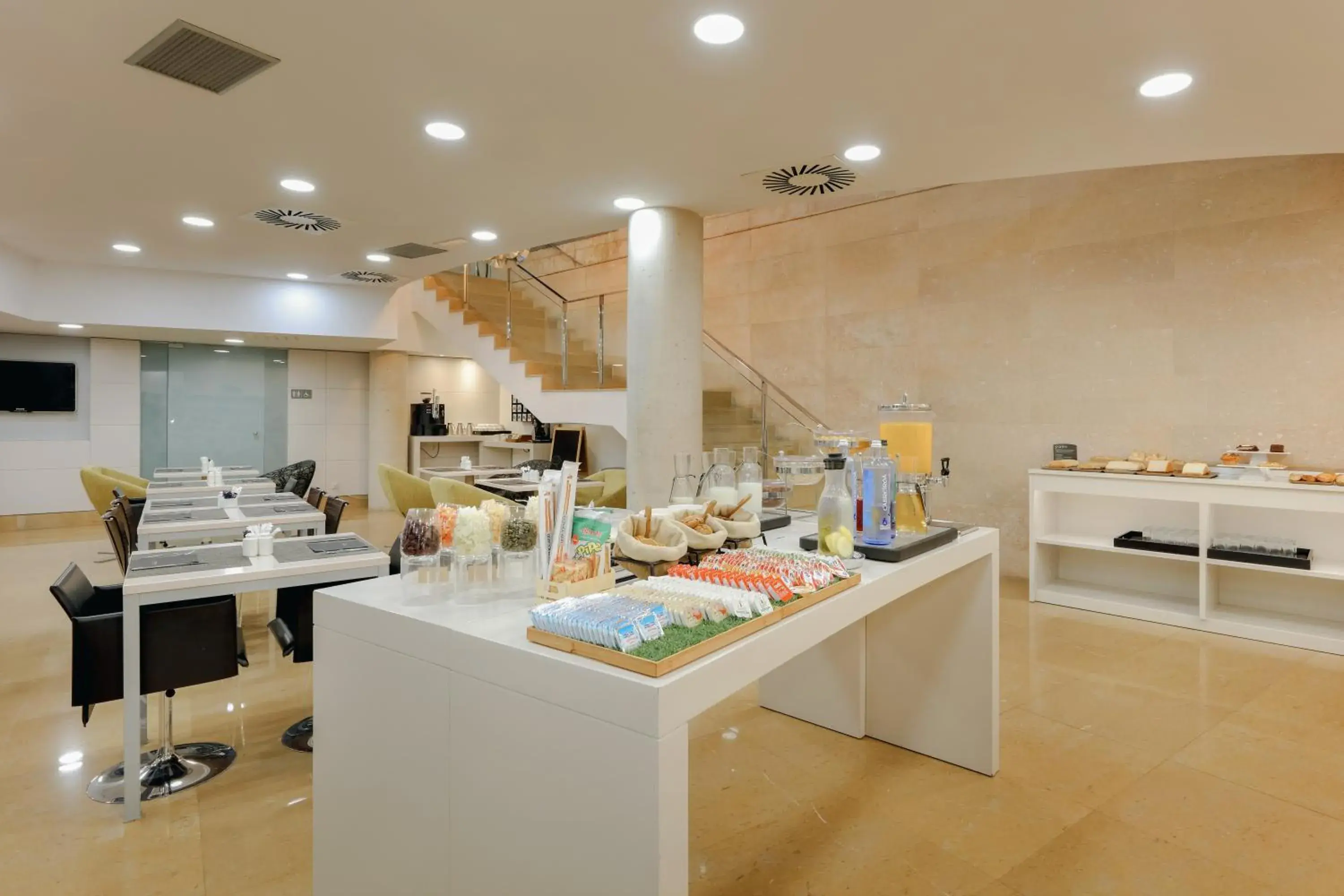 Restaurant/places to eat in RAMBLAS HOTEL powered by Vincci Hoteles Restaurant/places to eat in RAMBLAS HOTEL powered by Vincci Hoteles