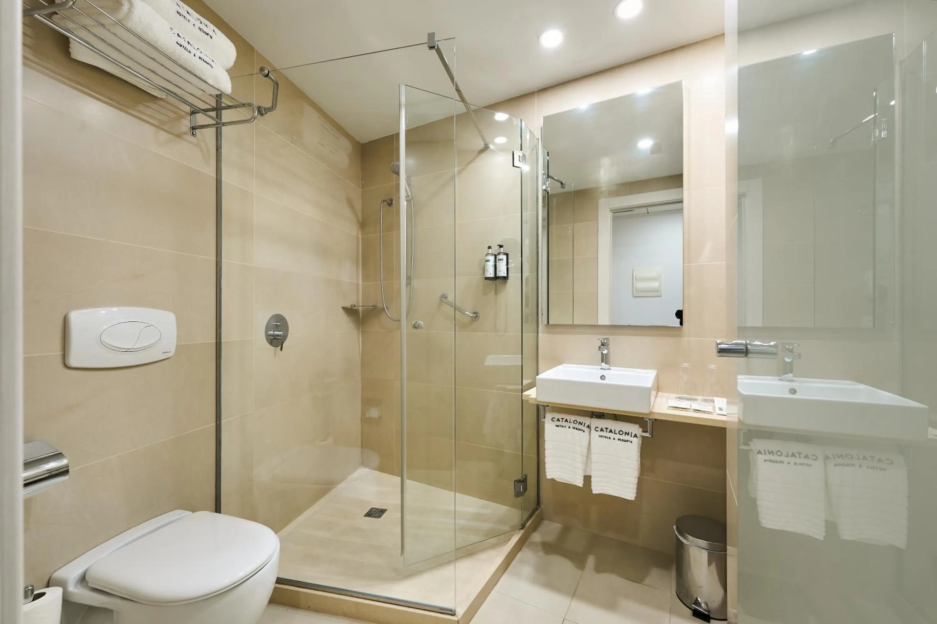 Shower in RAMBLAS HOTEL powered by Vincci Hoteles