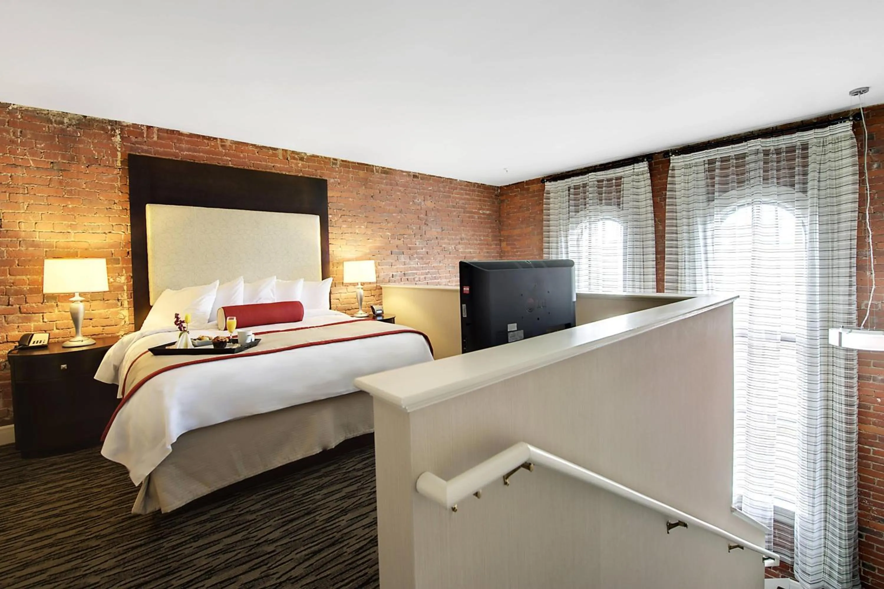 Photo of the whole room, Bed in Fairfield Inn & Suites by Marriott Keene Downtown