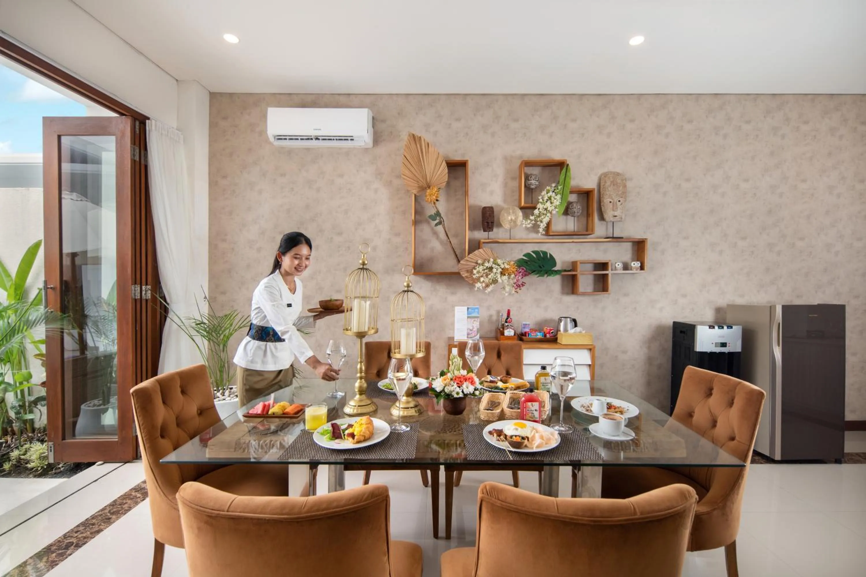 Food and drinks in The Luxury Collection, Monaco Blu