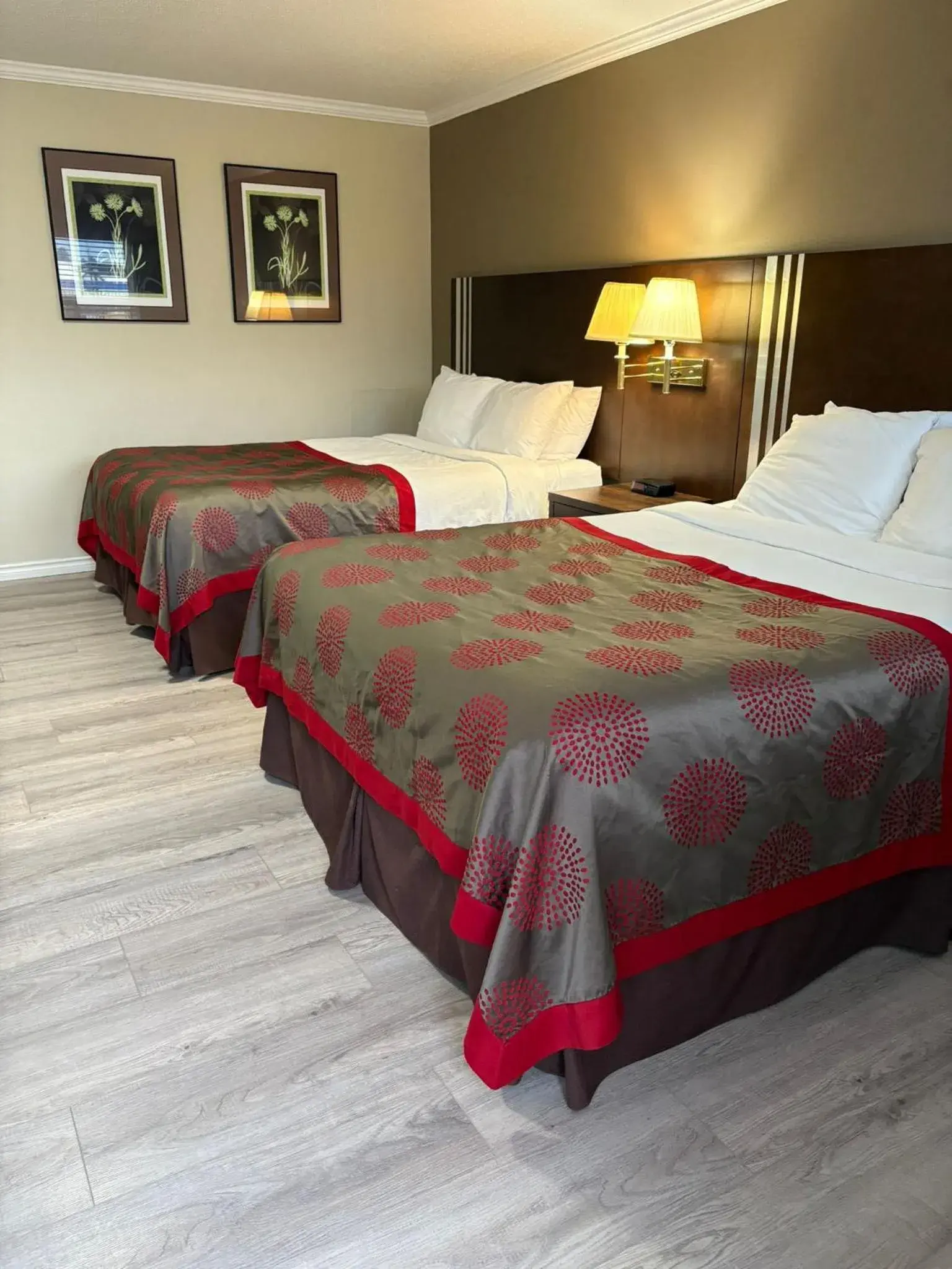 Bed in Grand Forks Inn Bed in Grand Forks Inn