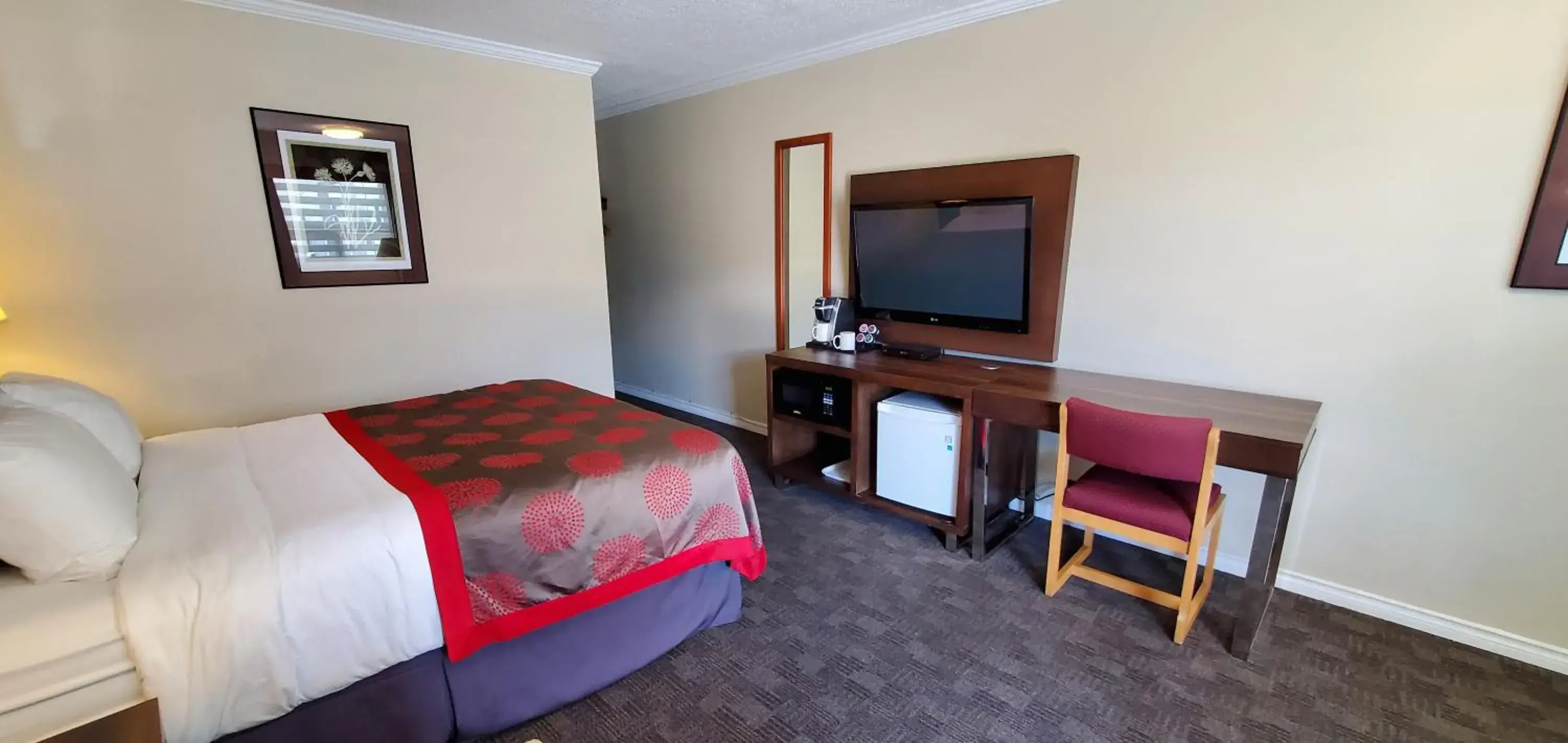 Bed in Grand Forks Inn Bed in Grand Forks Inn