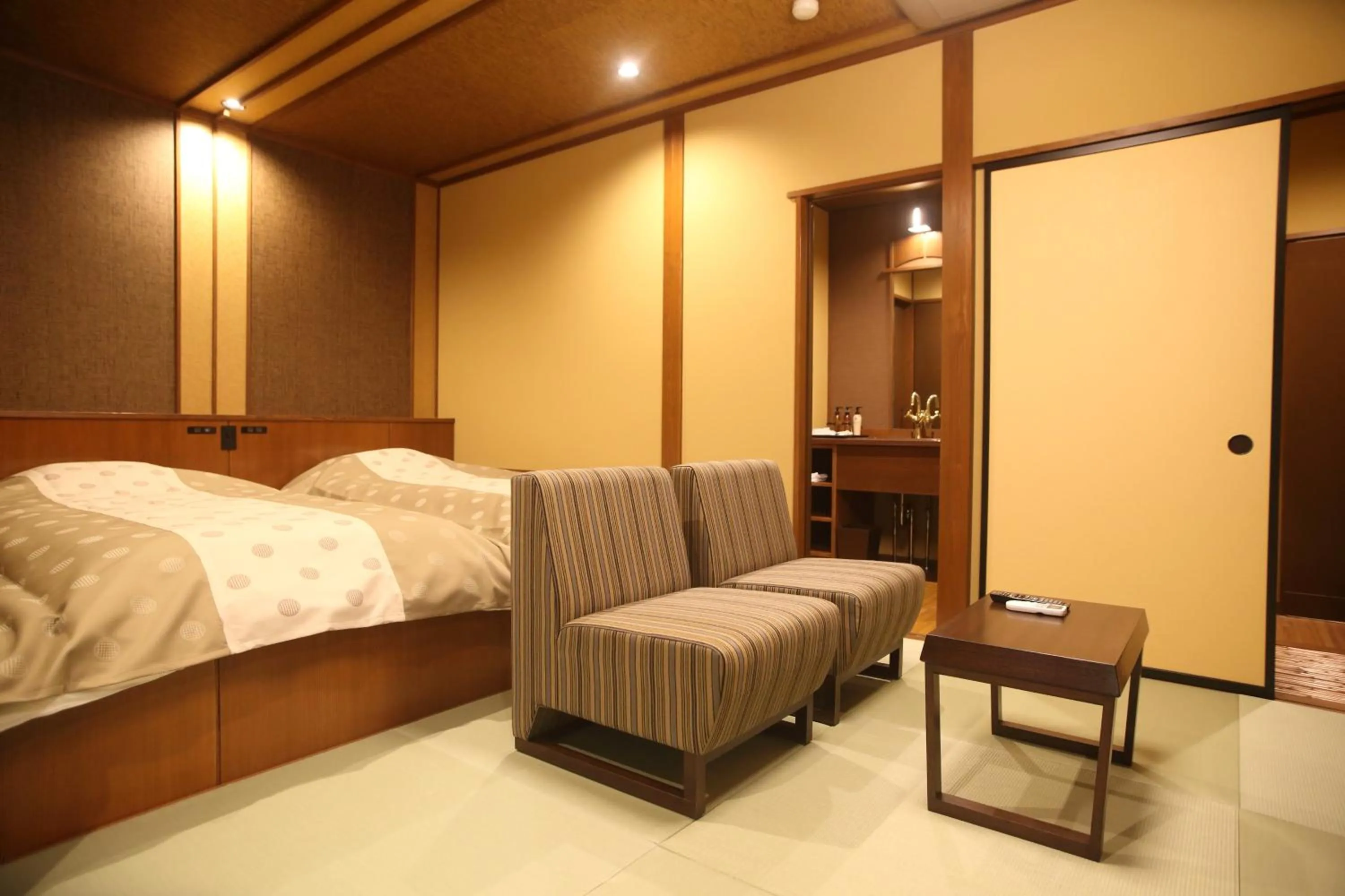 Bed in Kanazawa Yuwaku Onsen Kokarian