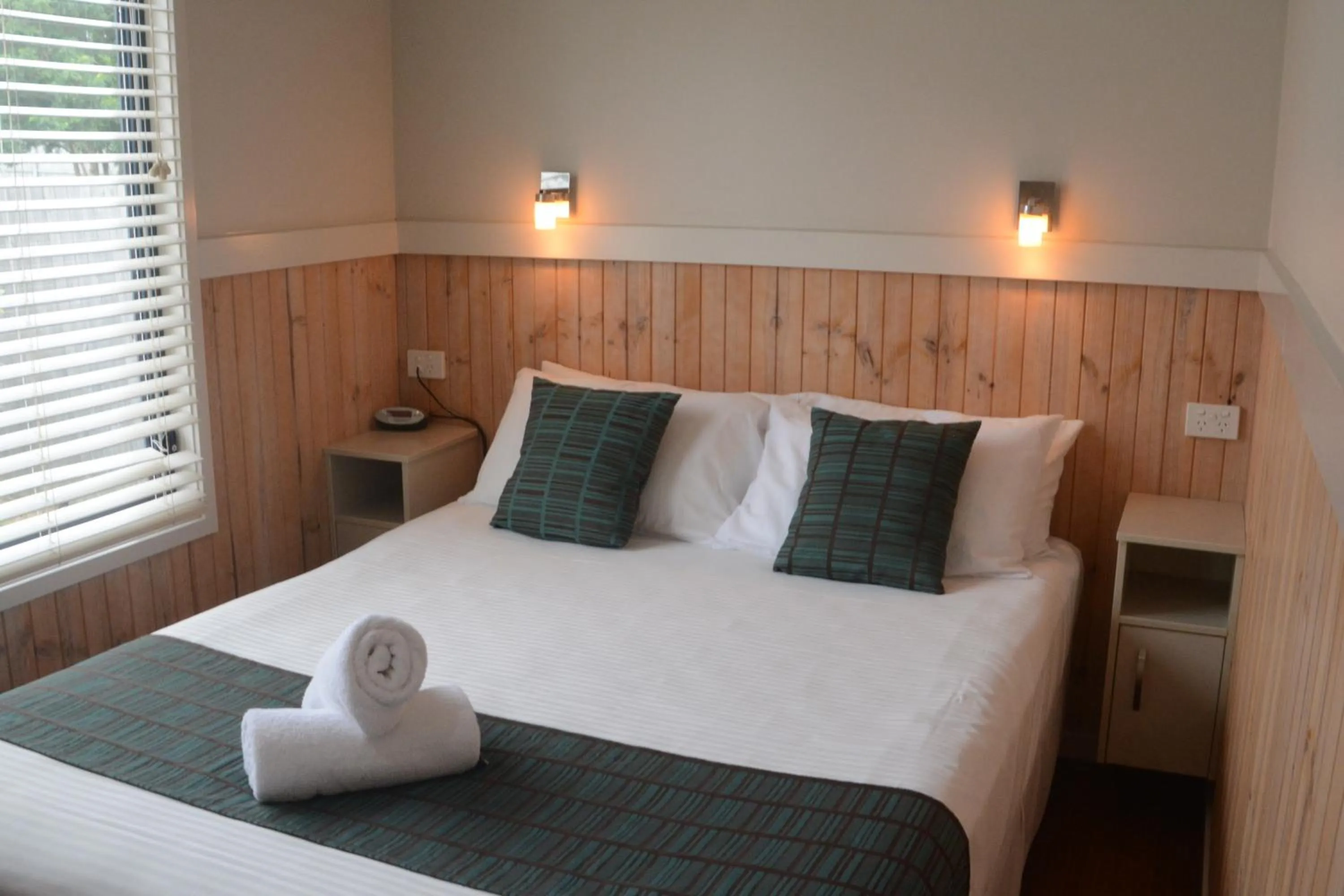 Bedroom, Bed in BIG4 Mackay Blacks Beach Holiday Park