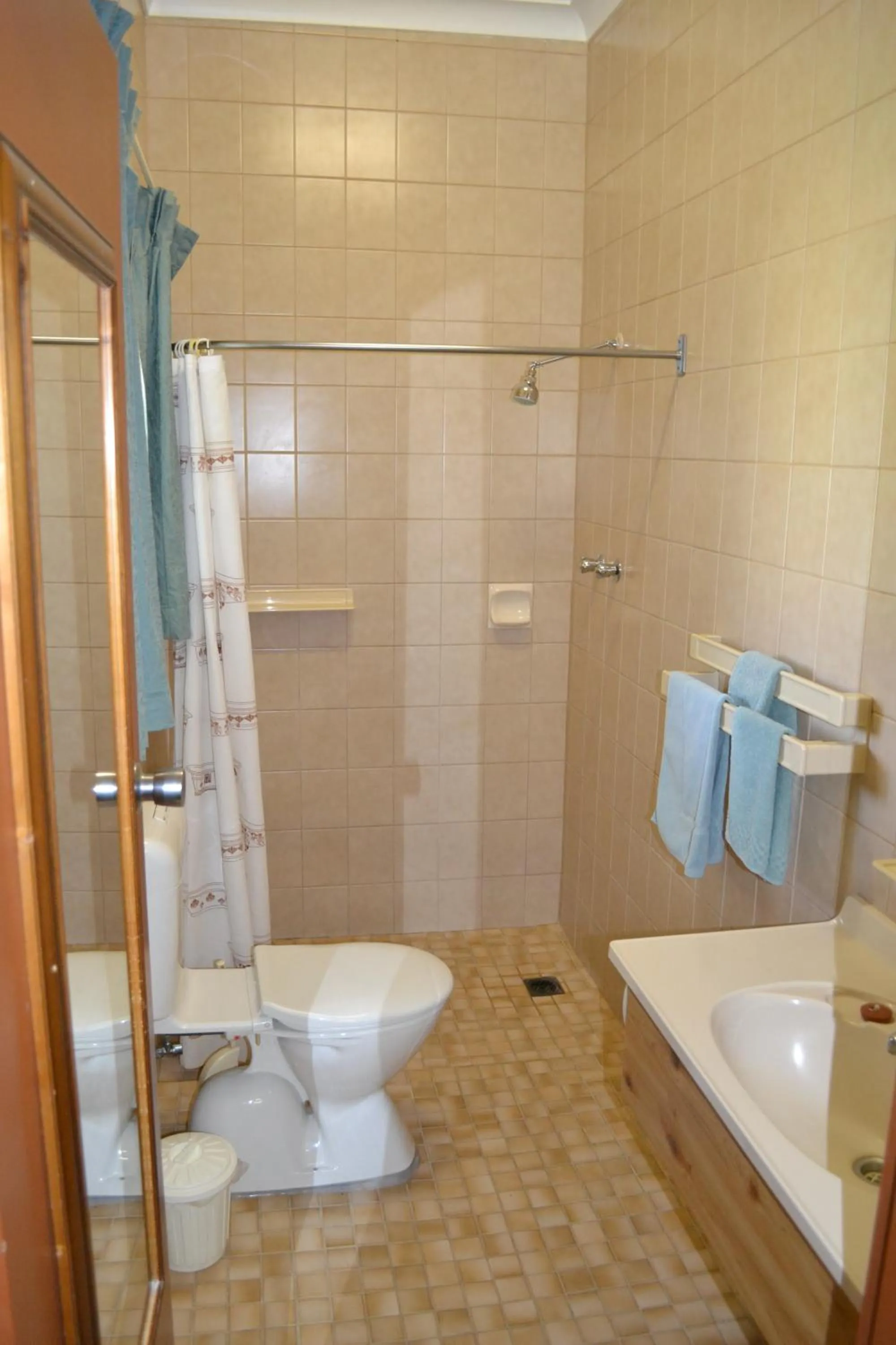 Bathroom in Sturt Motel