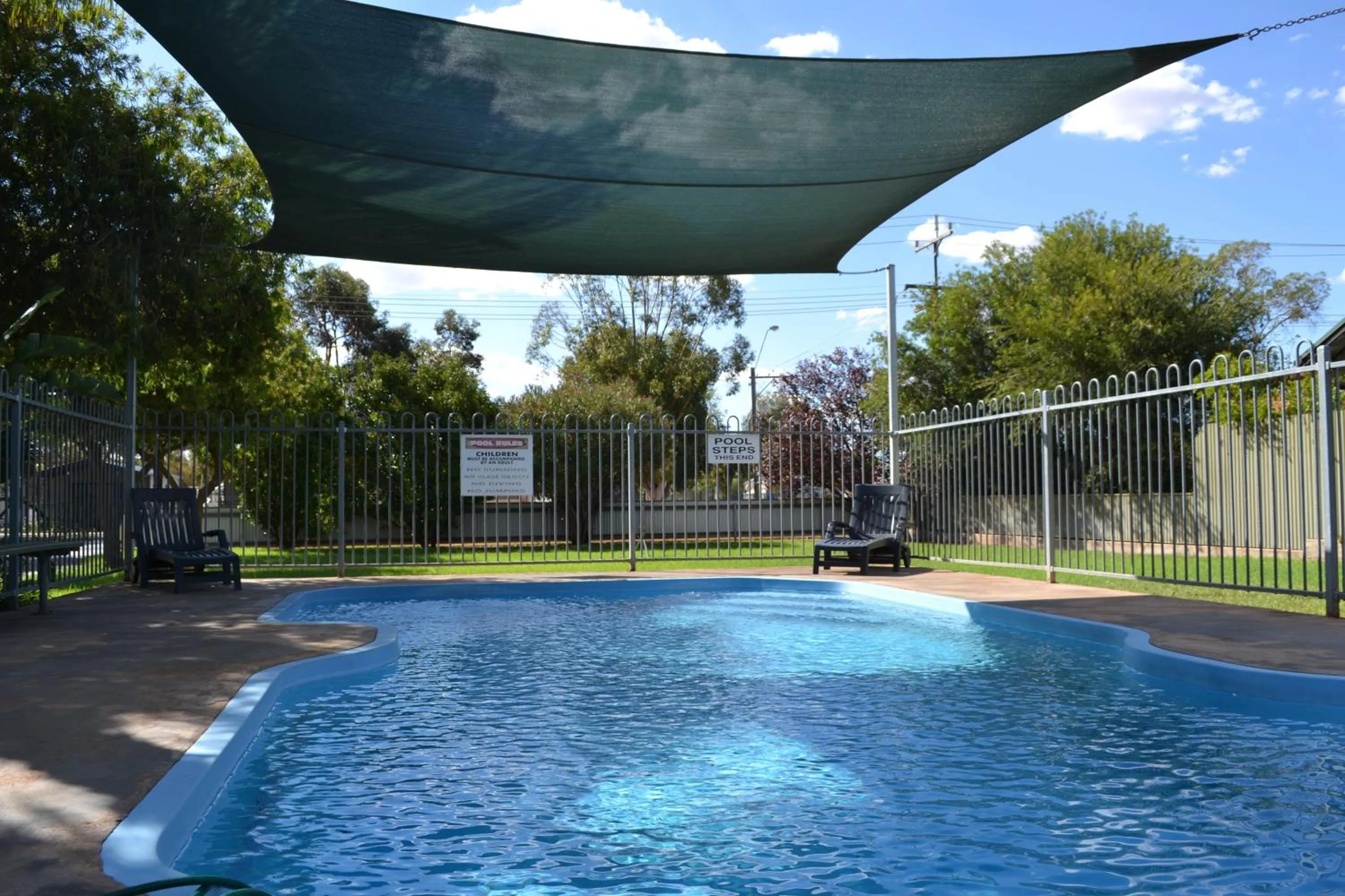 Swimming pool in Sturt Motel