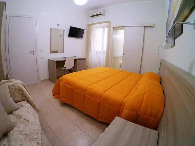 Economy Double Room in Villa Merina Economy Double Room in Villa Merina