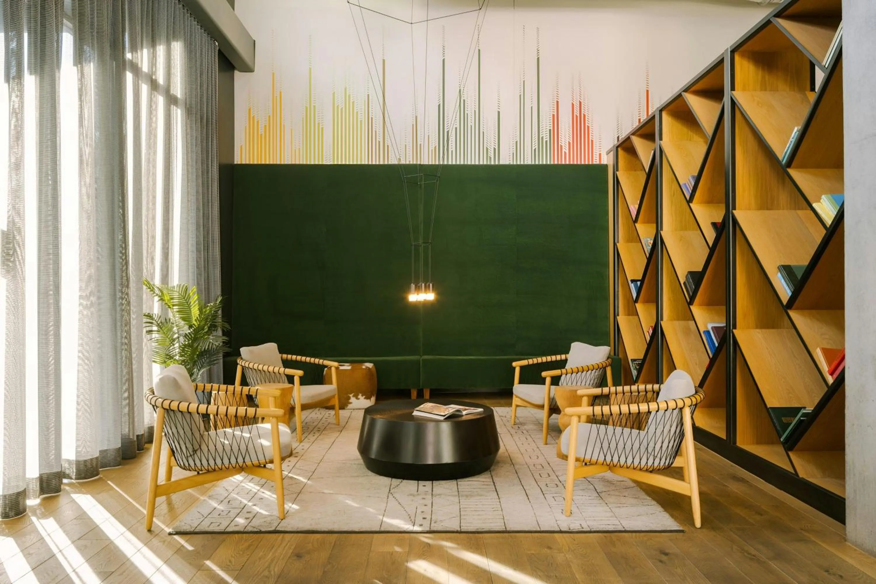 Lounge or bar in Sonder by Marriott Bonvoy Mill Ave Apartments Tempe