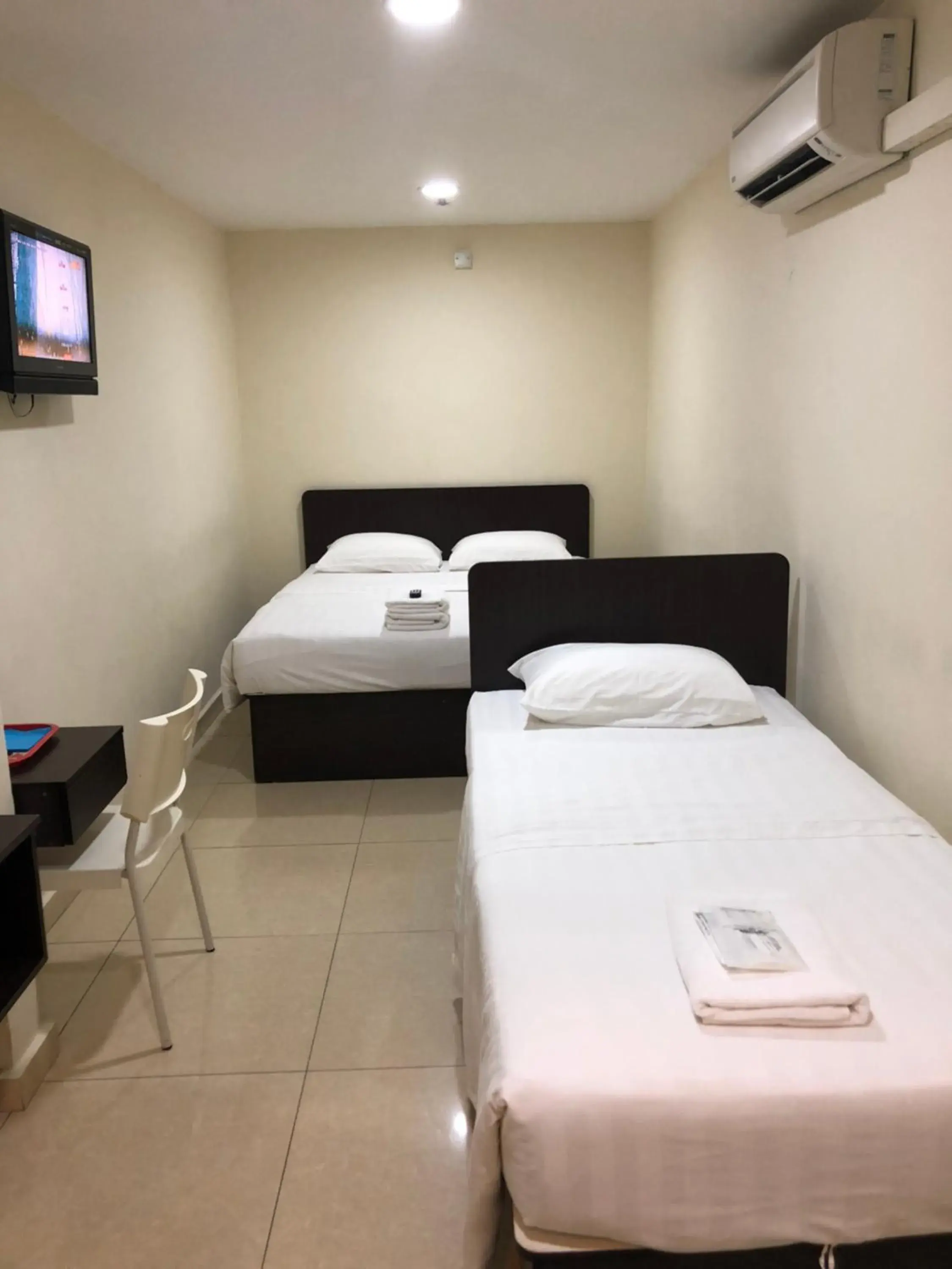 Photo of the whole room, Bed in De UPTOWN Hotel @ Subang Jaya Photo of the whole room, Bed in De UPTOWN Hotel @ Subang Jaya