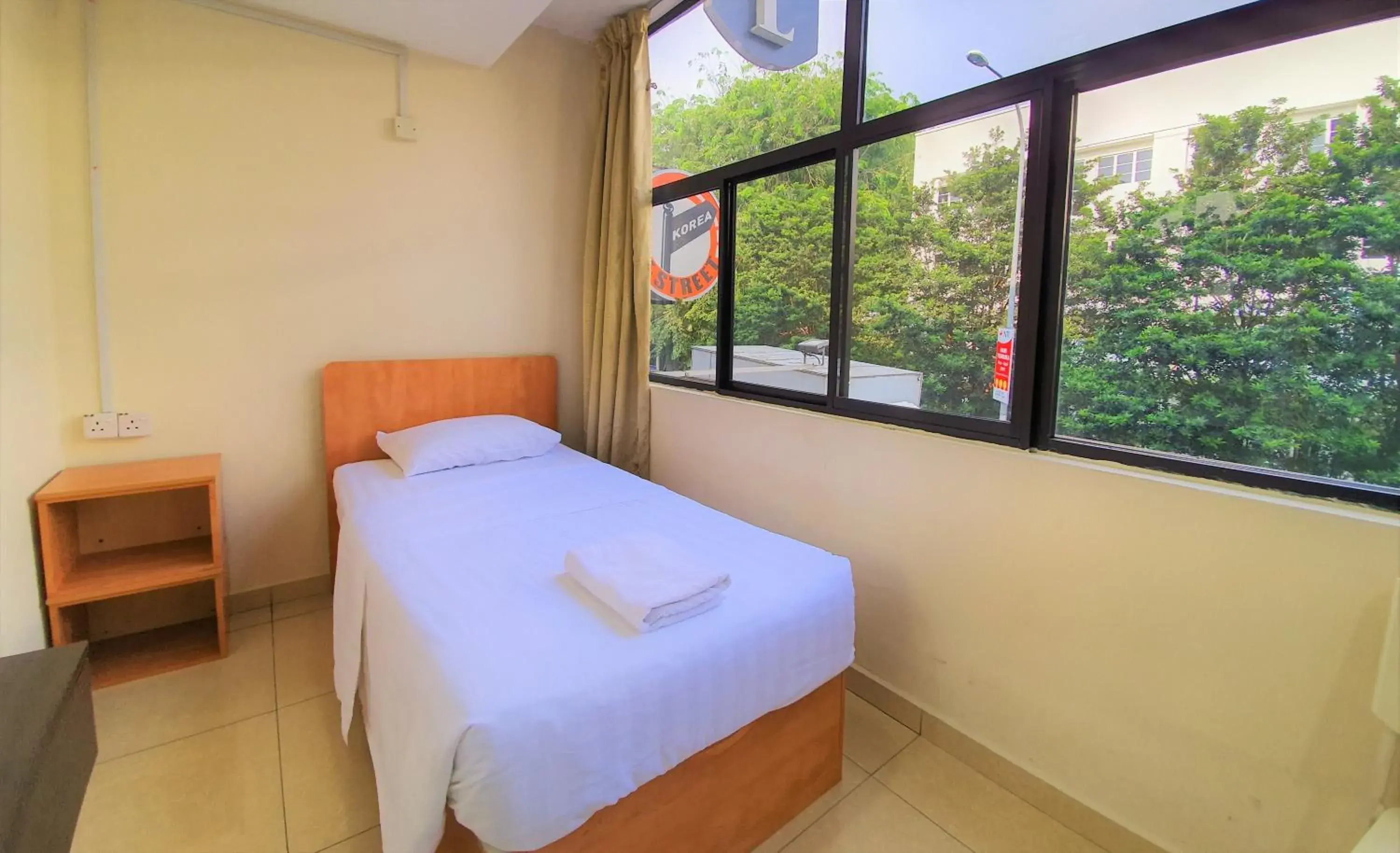 Photo of the whole room, Bed in De UPTOWN Hotel @ Subang Jaya Photo of the whole room, Bed in De UPTOWN Hotel @ Subang Jaya