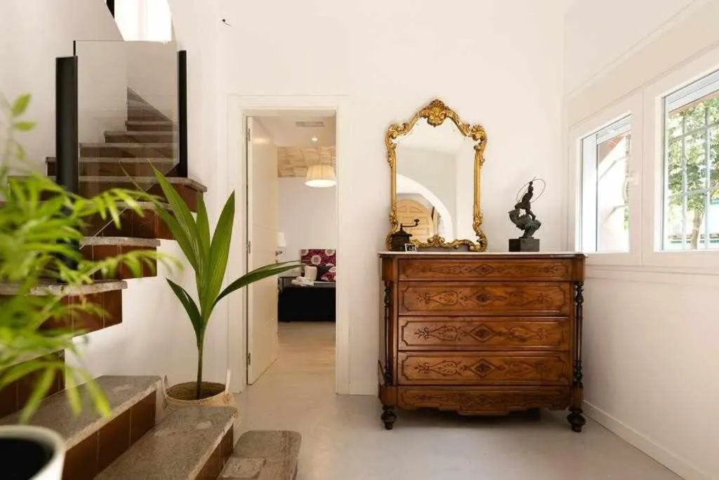 Newly renovated room w Pool & BikeParking