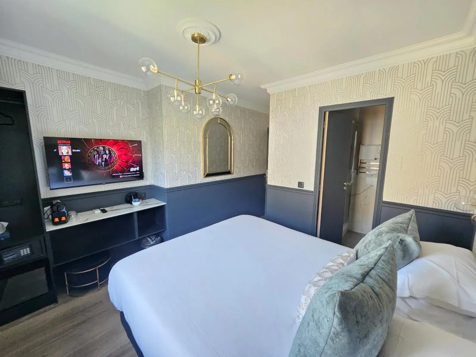 TV and multimedia, Bed in La Caravelle