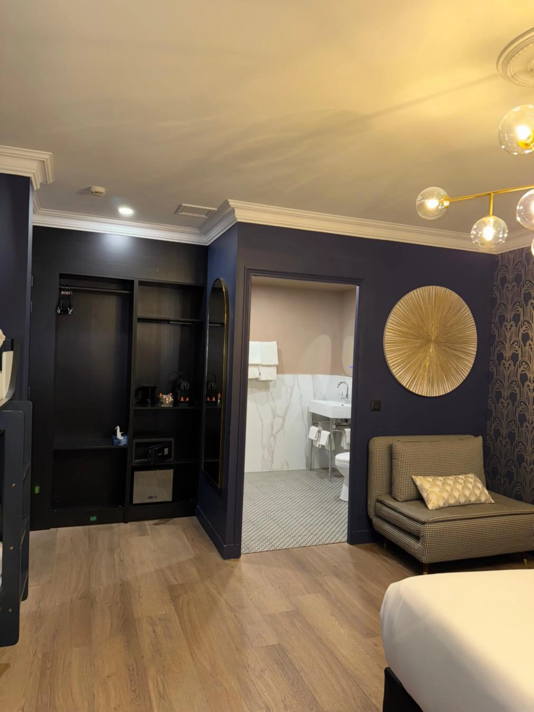 Bedroom, Bed in La Caravelle