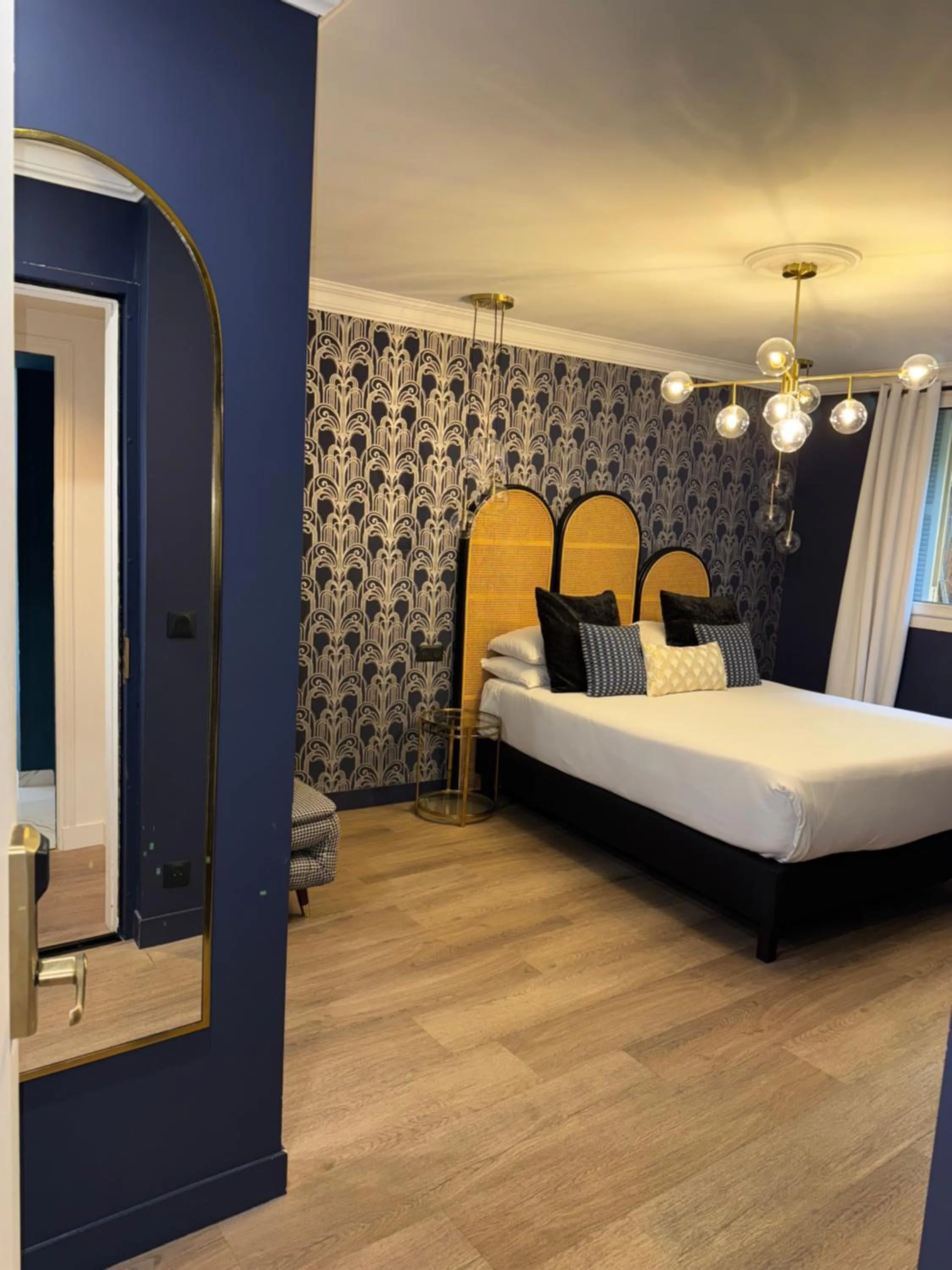 Bedroom, Bed in La Caravelle