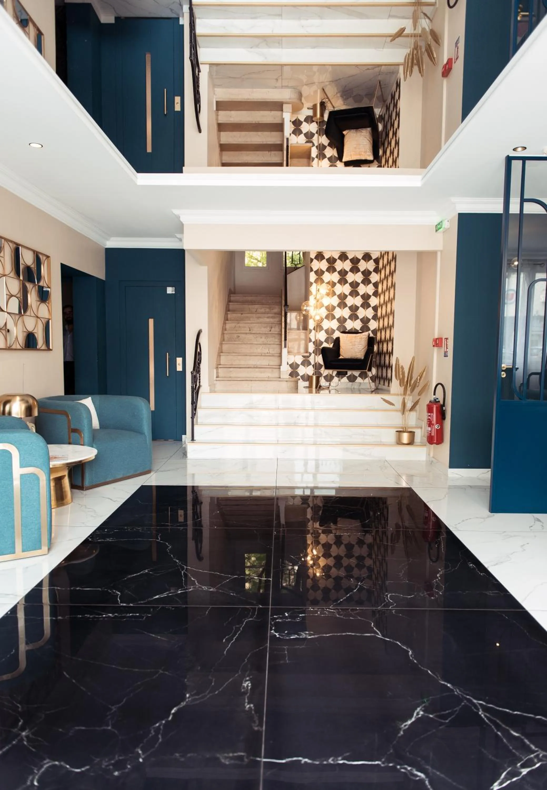 Seating area in La Caravelle