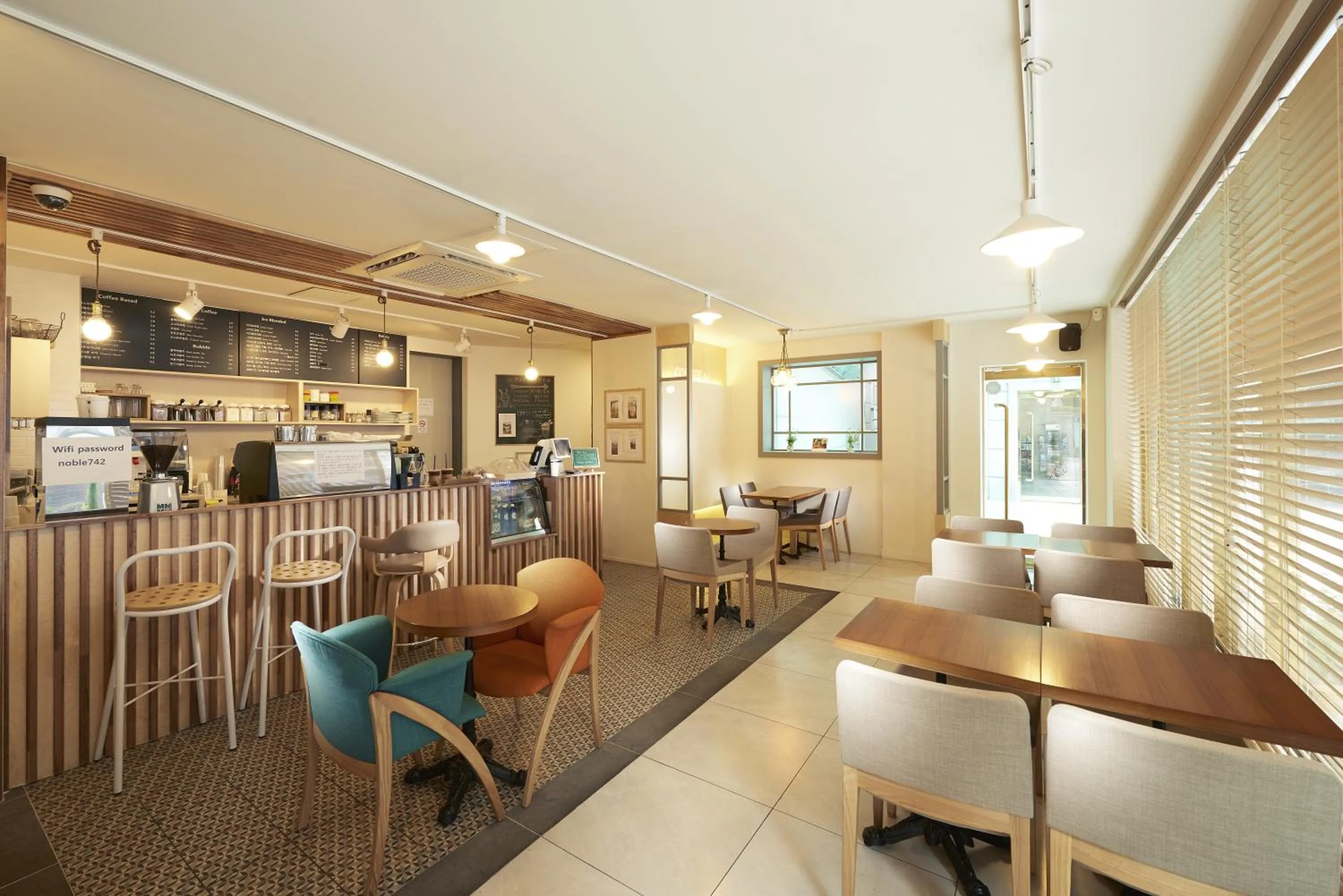 Area and facilities in Noble Hotel